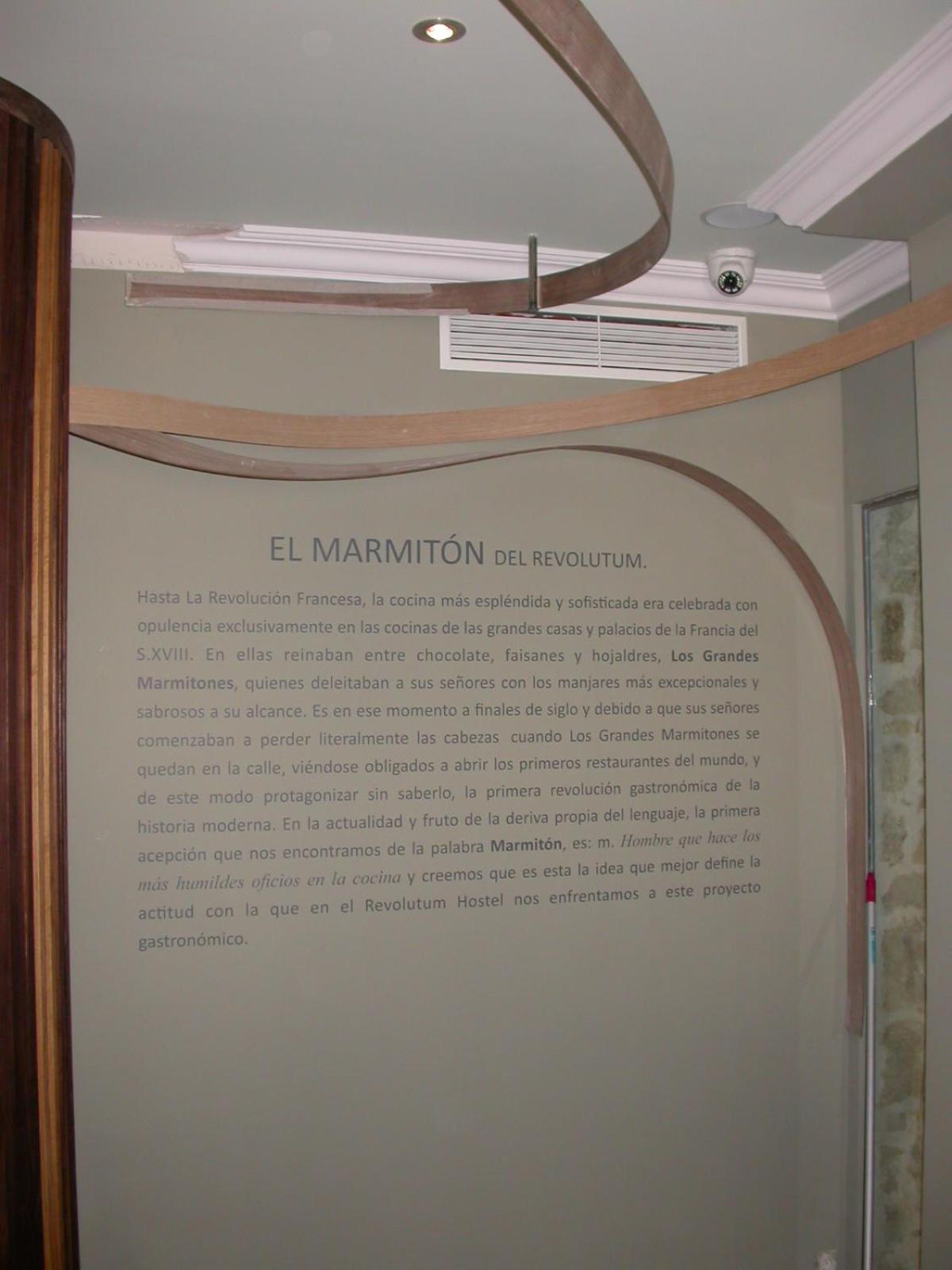 Albergue Revolutum Hostel