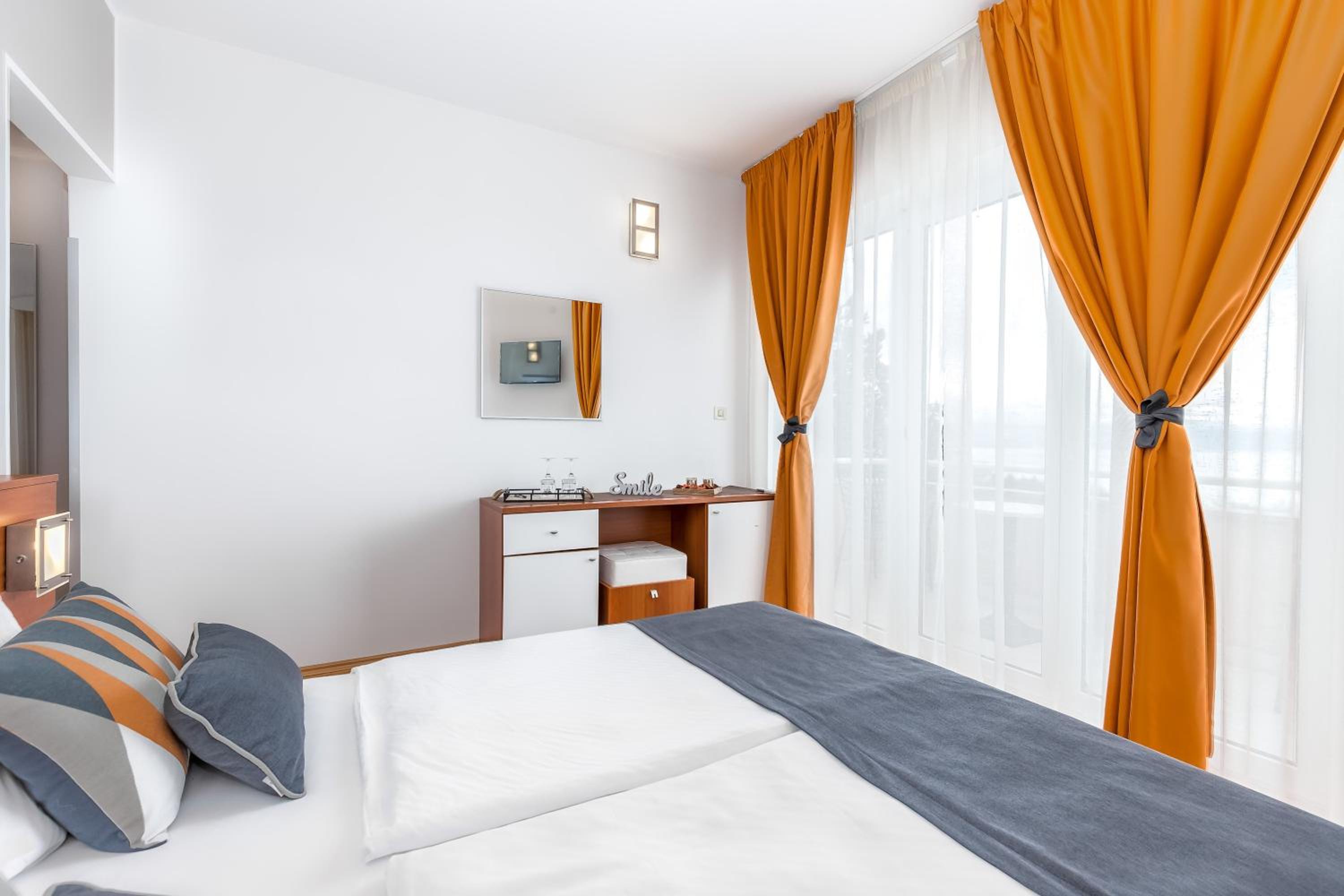 Photo 28