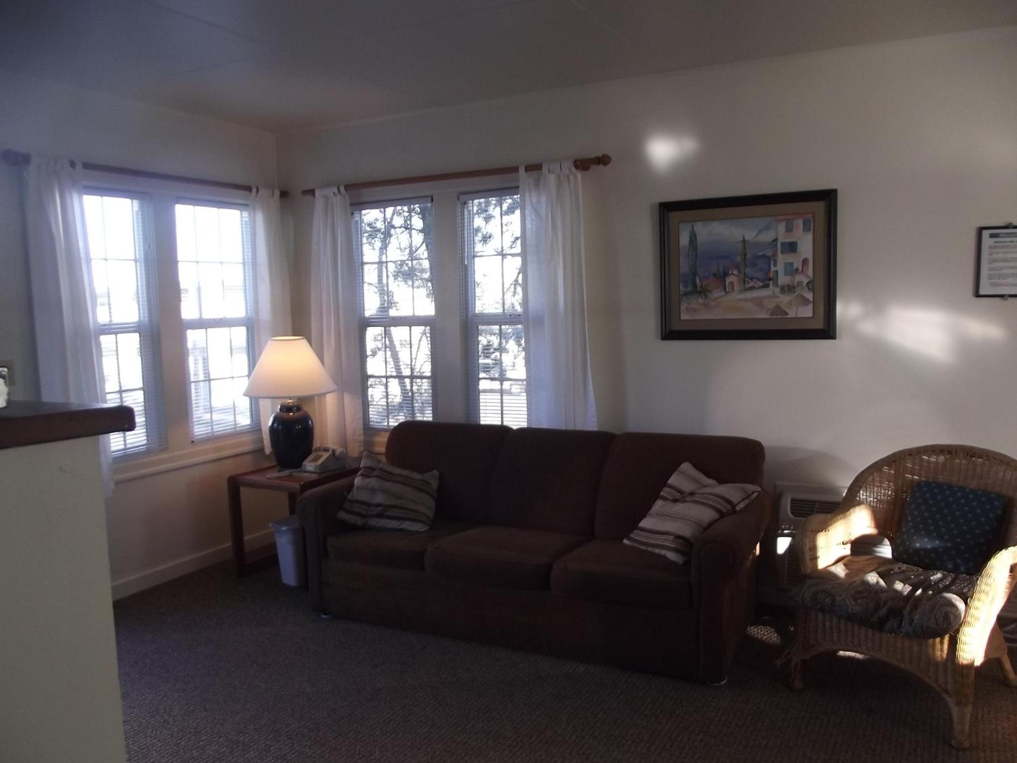 Hillcrest Inn