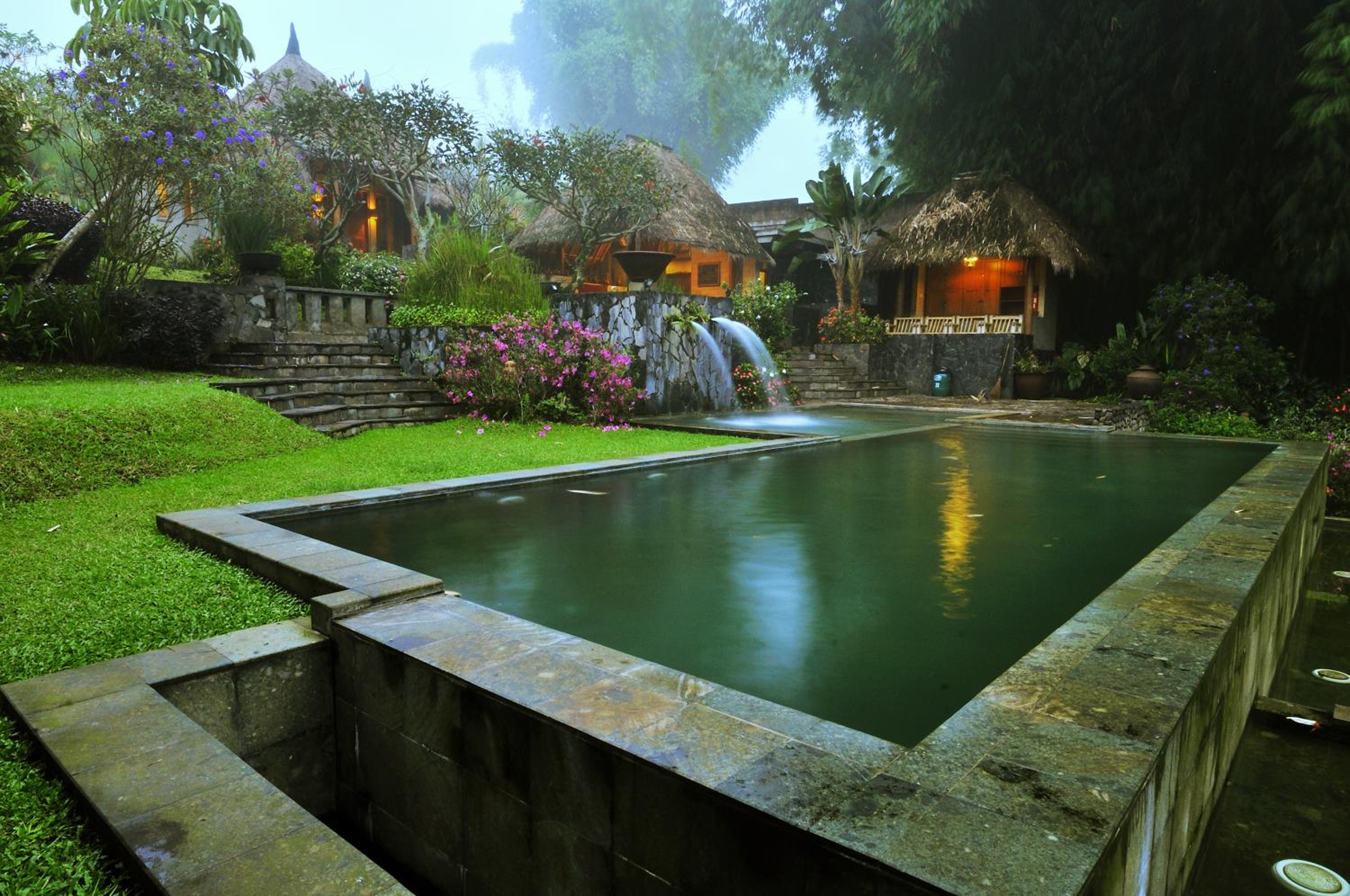 Kampung Sampireun Resort & Spa