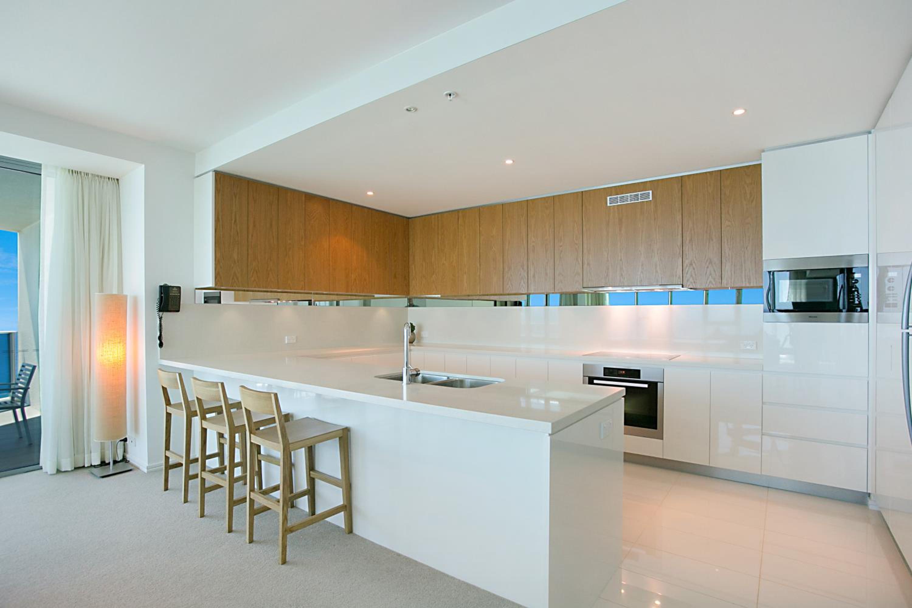 Number 1 H Residences - WiFi, Parking & More by Gold Coast Holidays