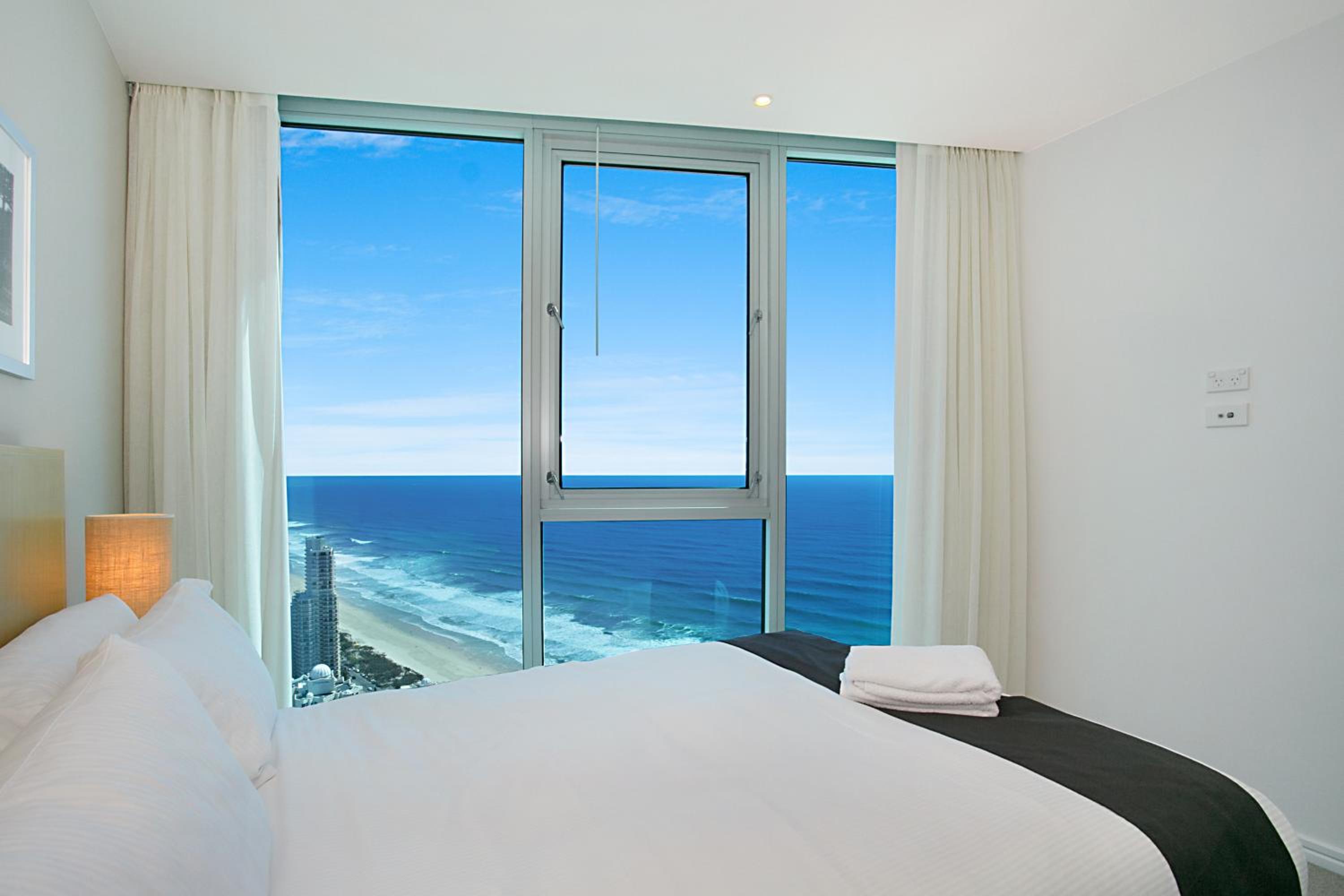 Number 1 H Residences - WiFi, Parking & More by Gold Coast Holidays