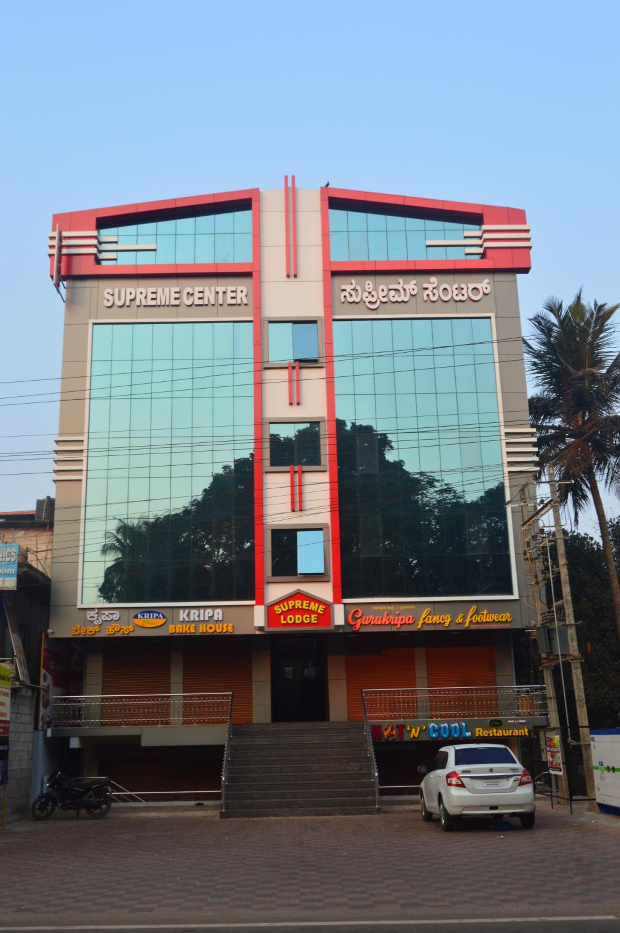 SUPREME LODGe