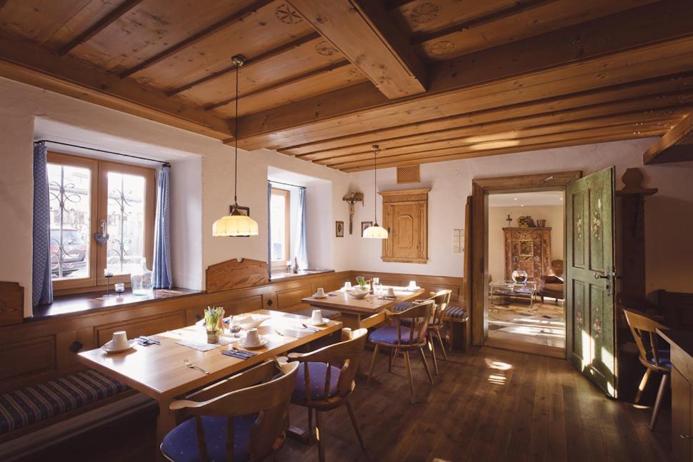 restaurant