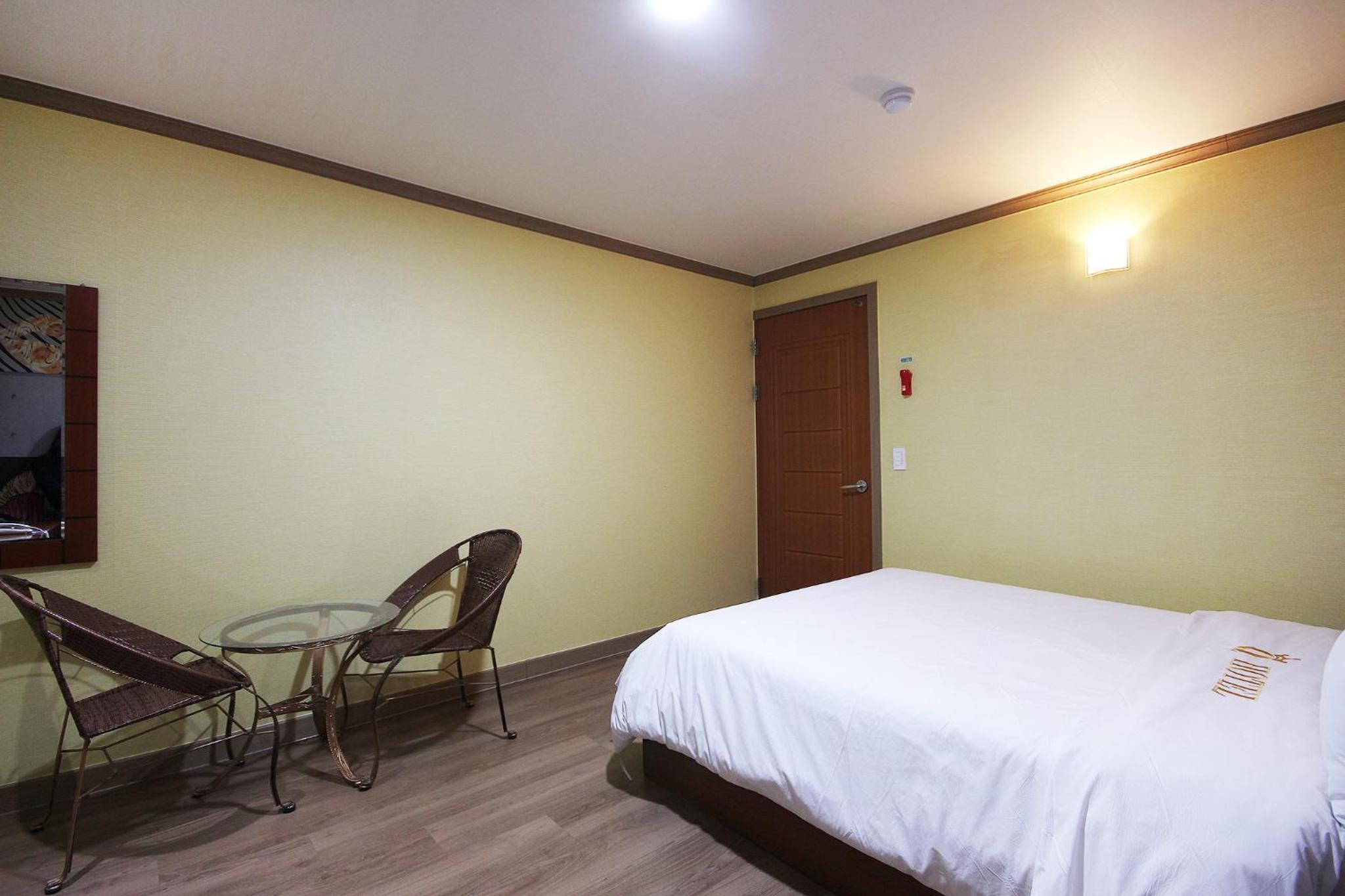 Happy Q Motel