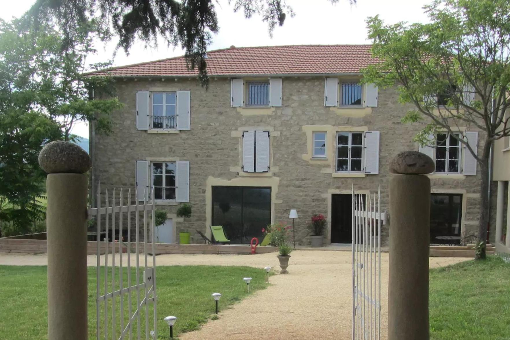 Les terres view 3