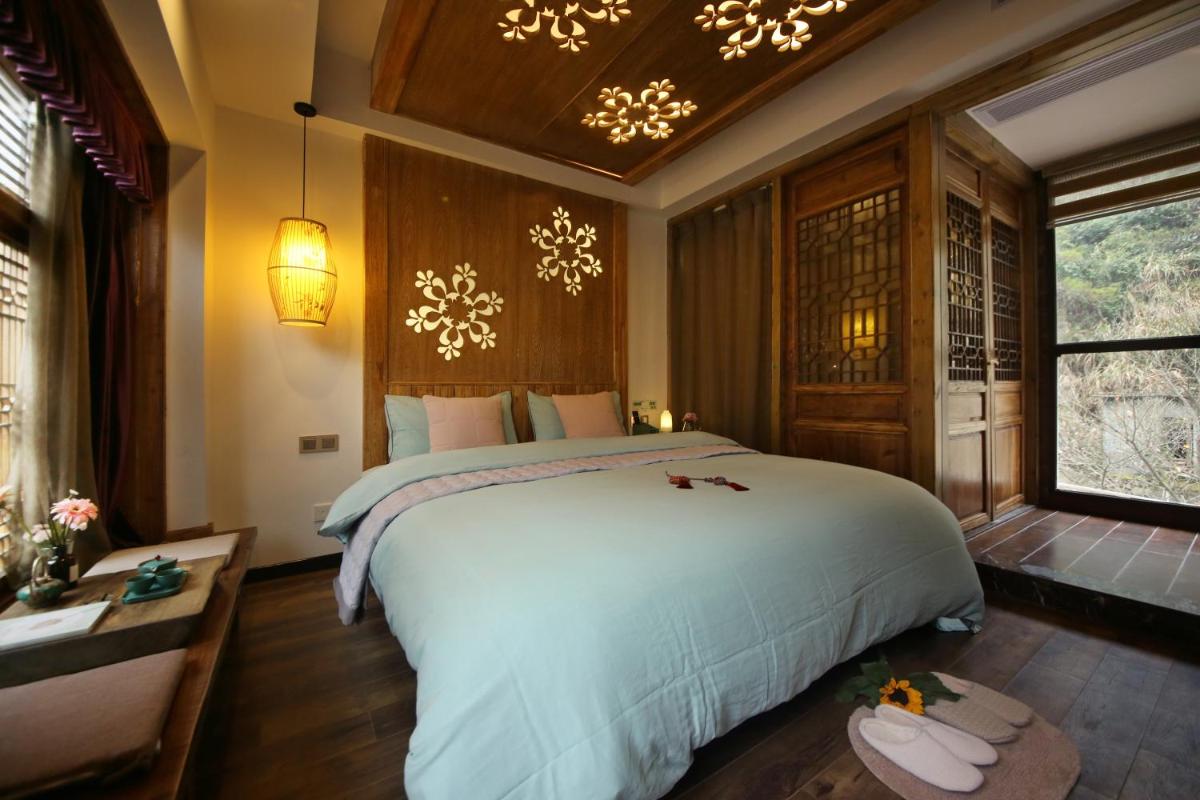 Zhangjiajie One city one inn