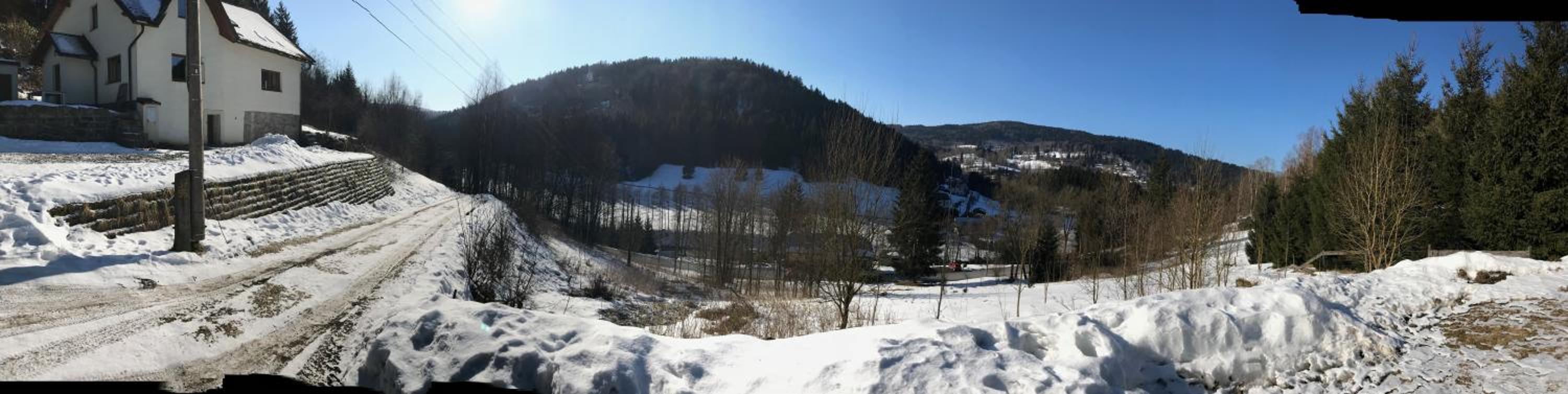 Sun & Snow Hollyhome