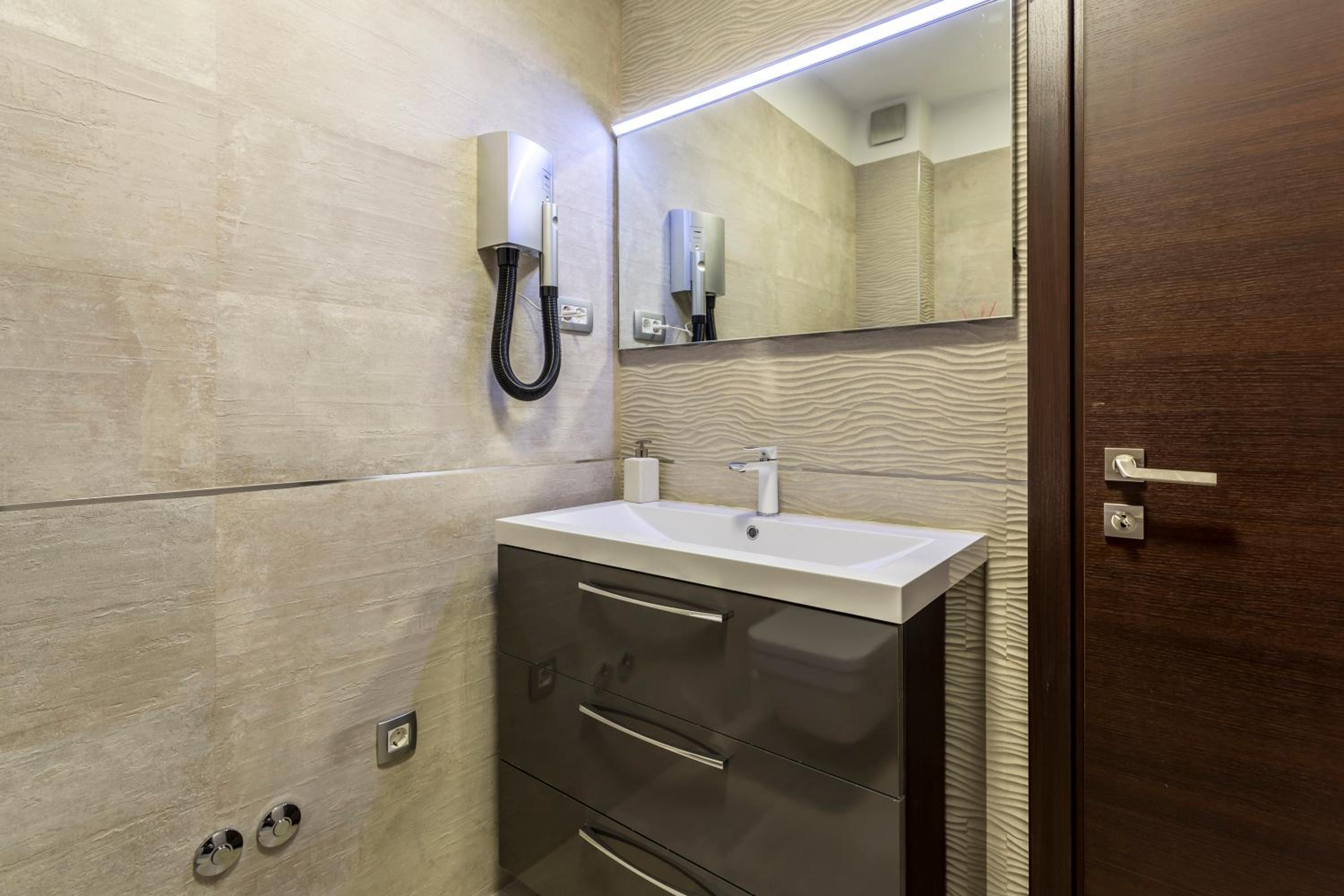 Sea Pearl Luxury Apartment view 5