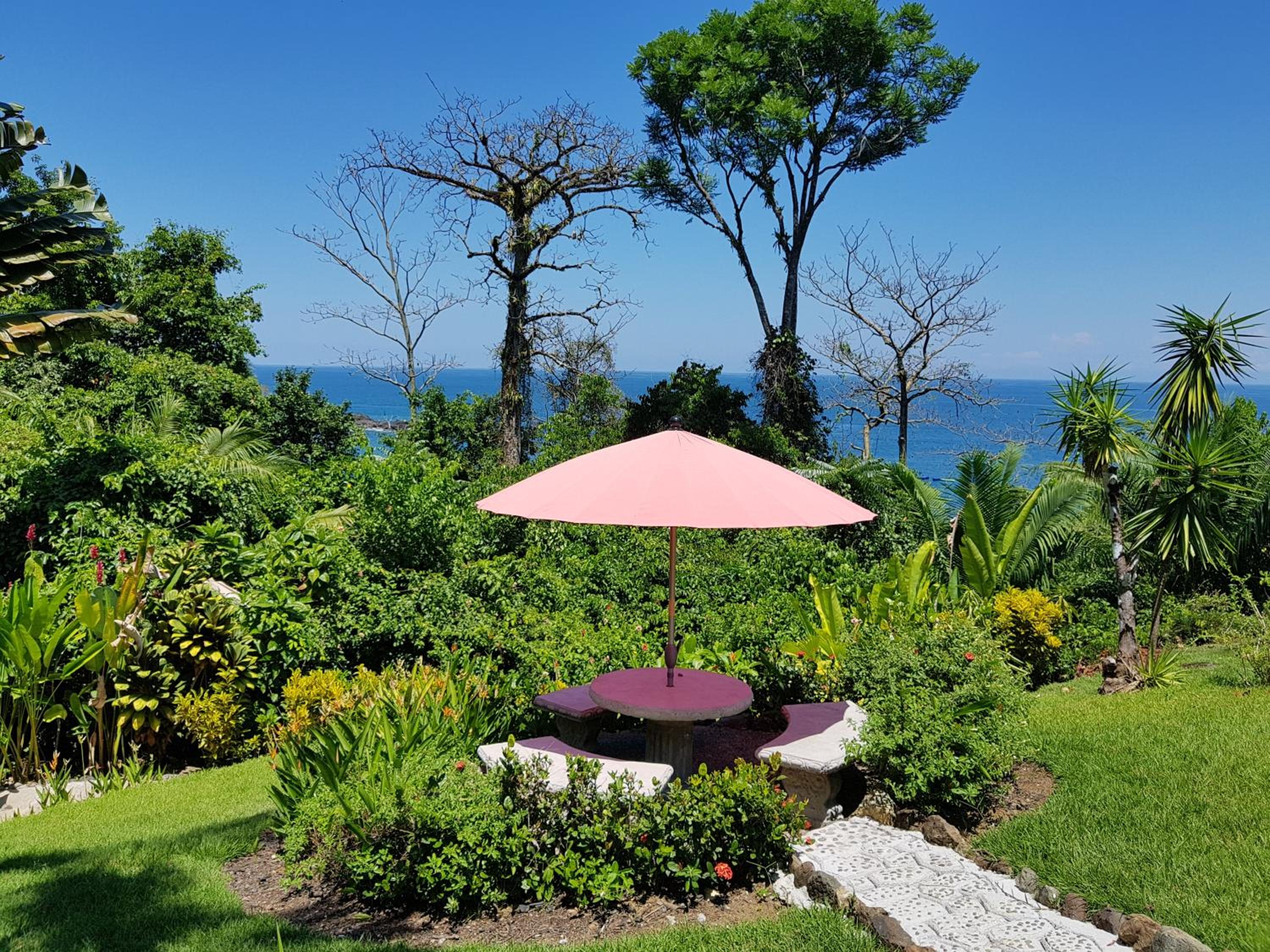 Las Caletas Lodge