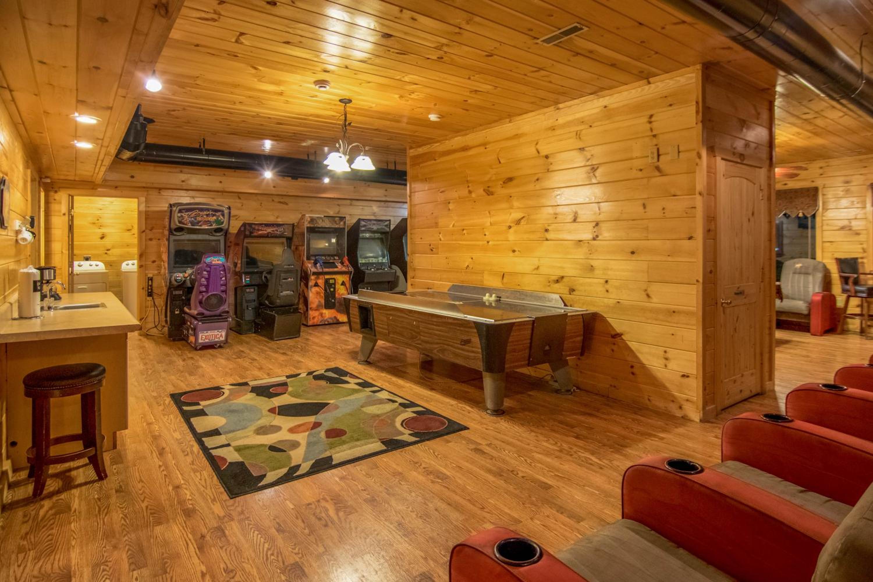 Moose Hollow Lodge