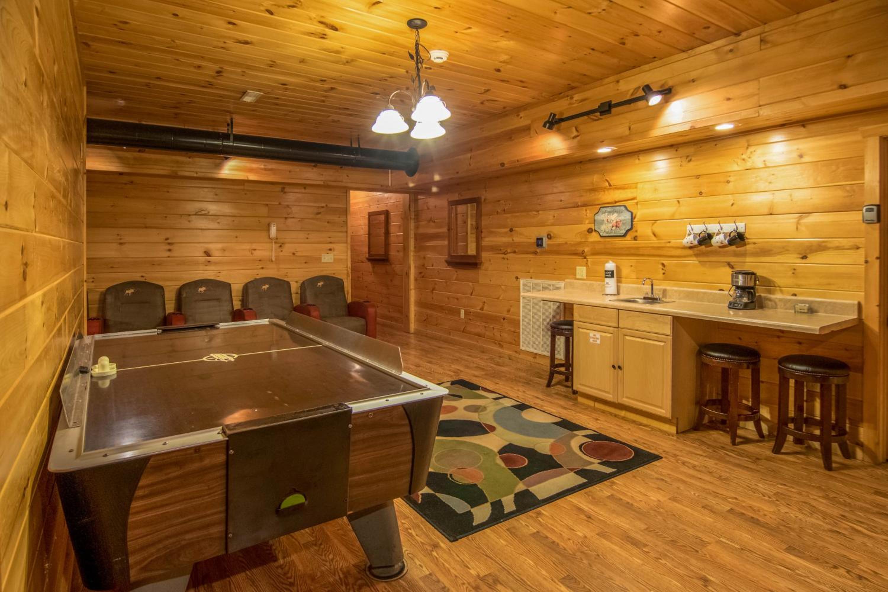 Moose Hollow Lodge