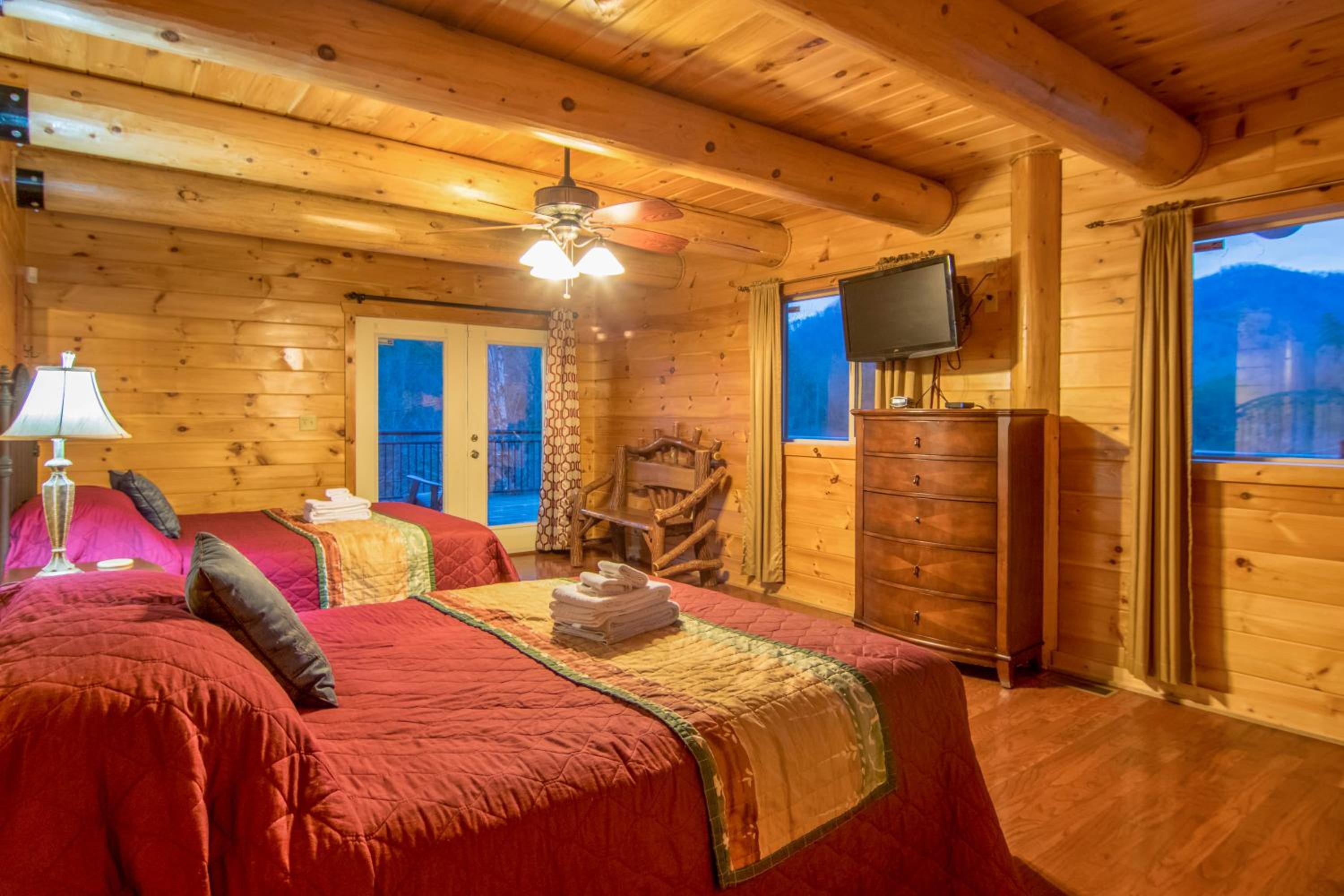 Moose Hollow Lodge