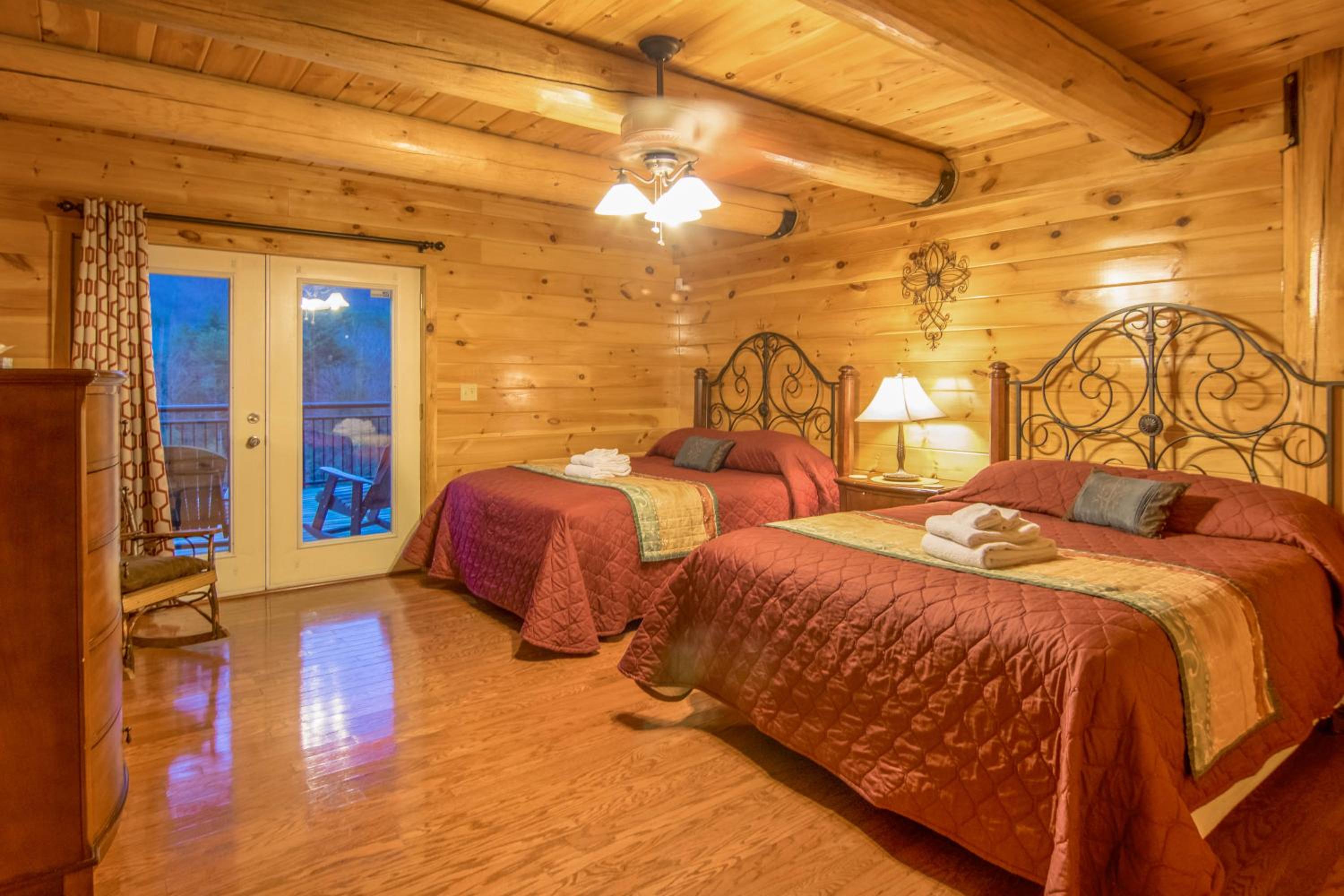 Moose Hollow Lodge