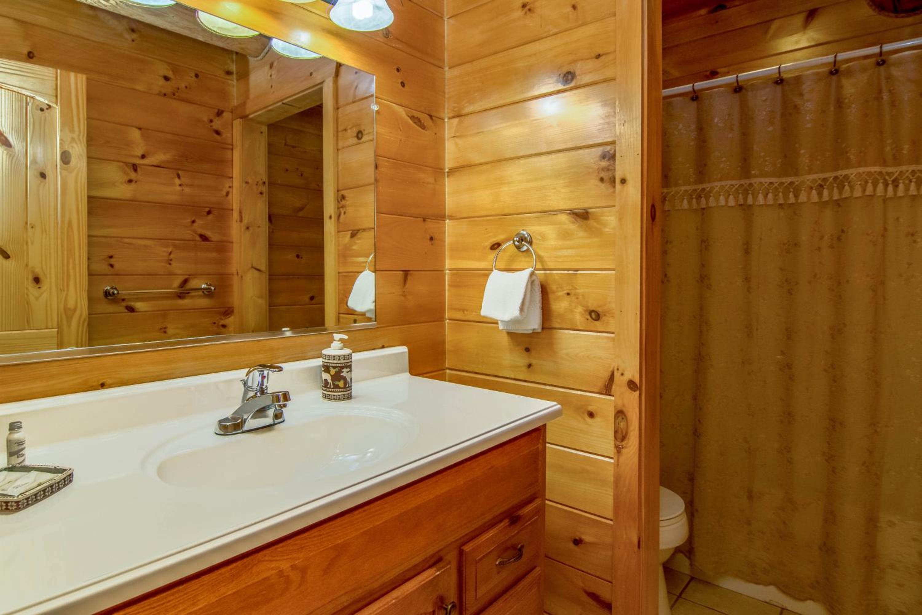 Moose Hollow Lodge