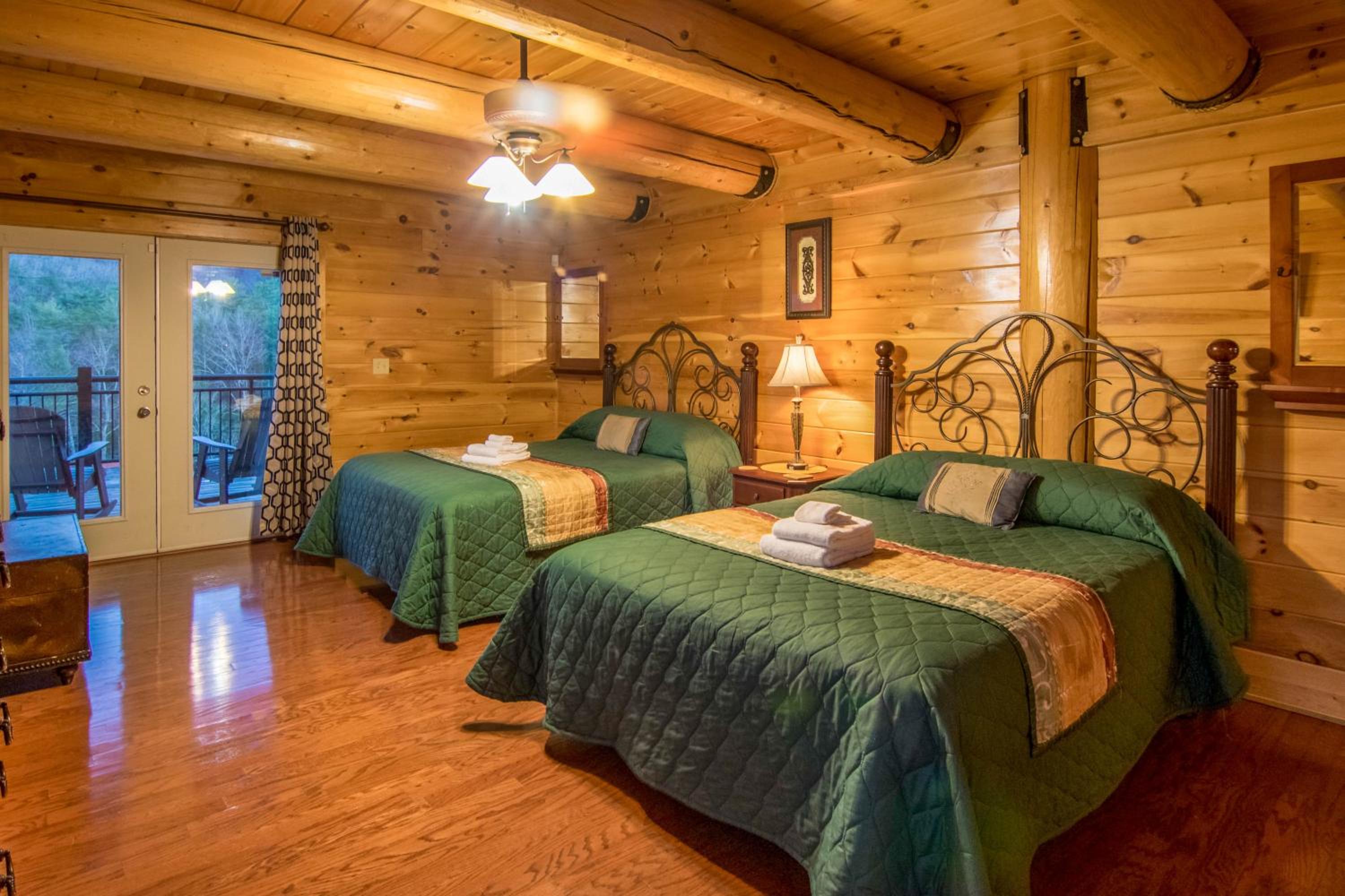 Moose Hollow Lodge