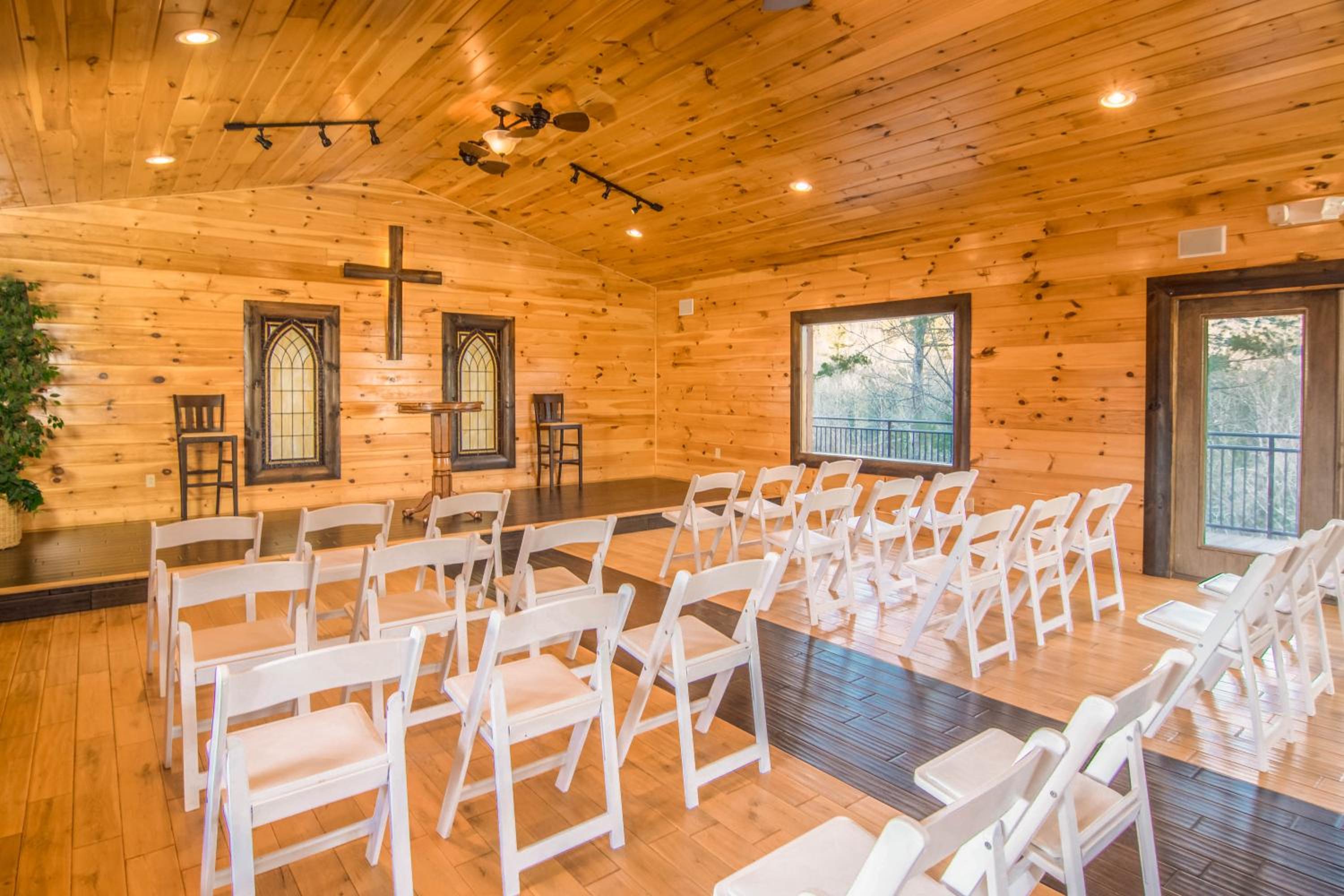 Moose Hollow Lodge
