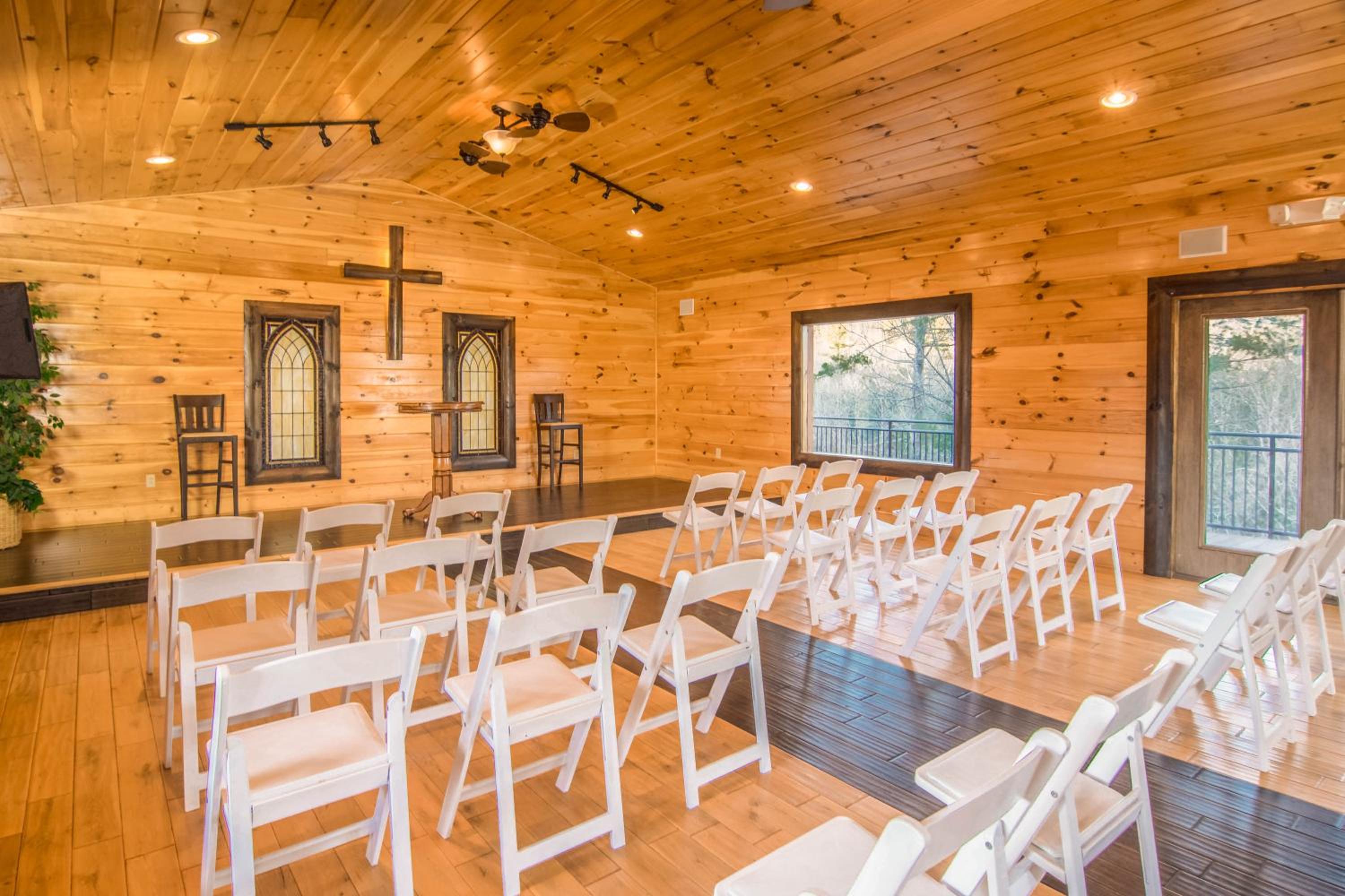 Moose Hollow Lodge