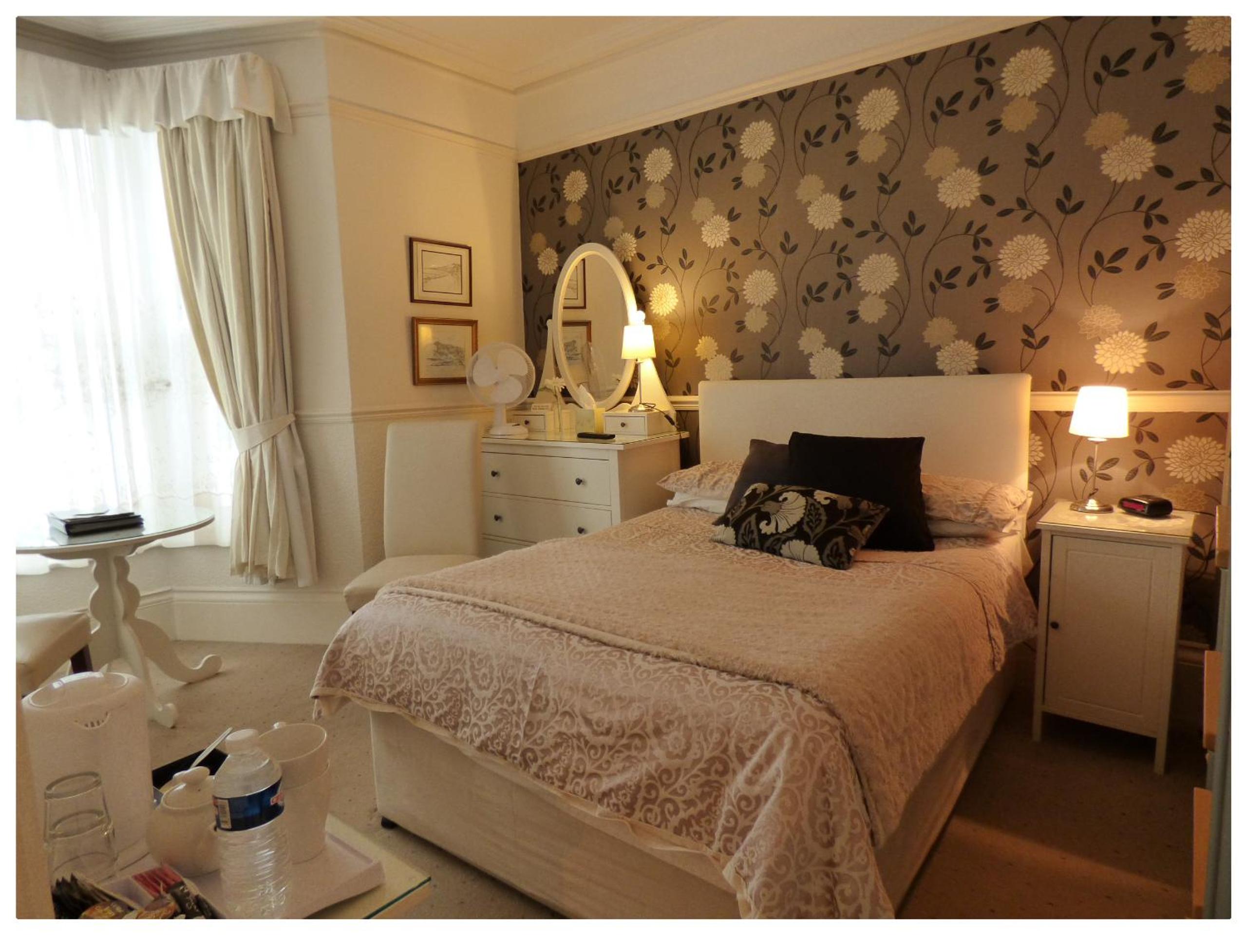 Maison Dieu Guest House