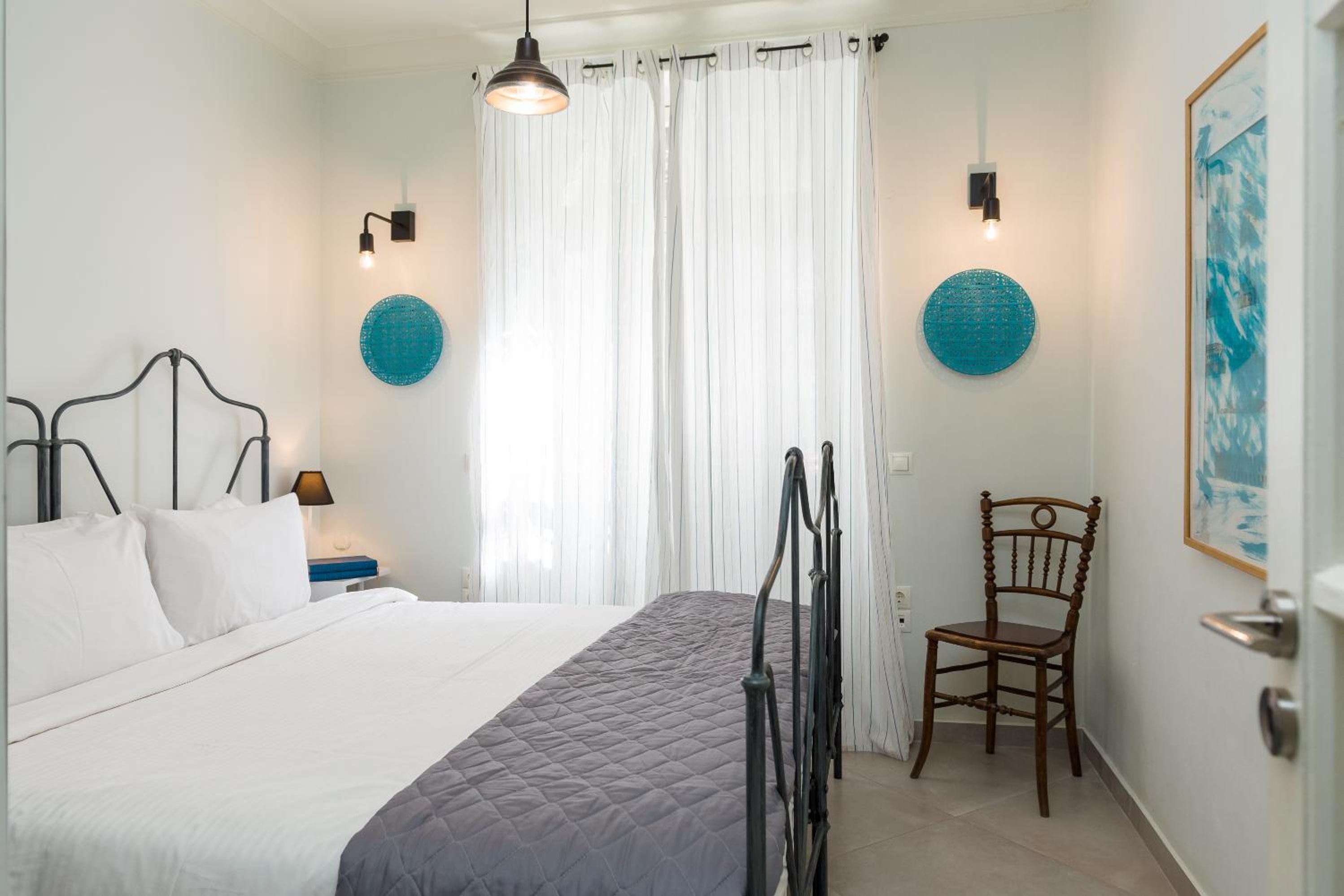 1930's Athenian House by YHA