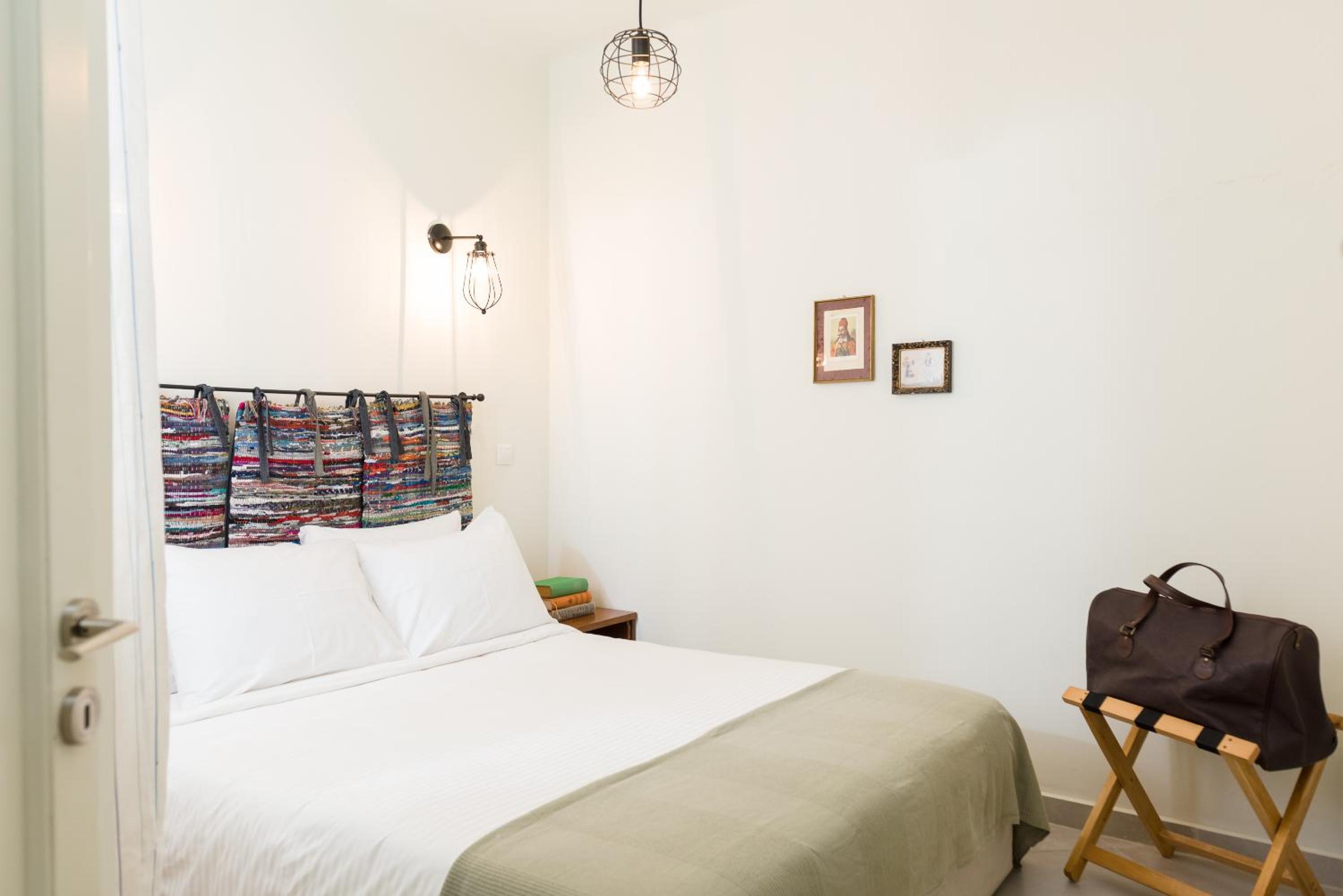 1930's Athenian House by YHA