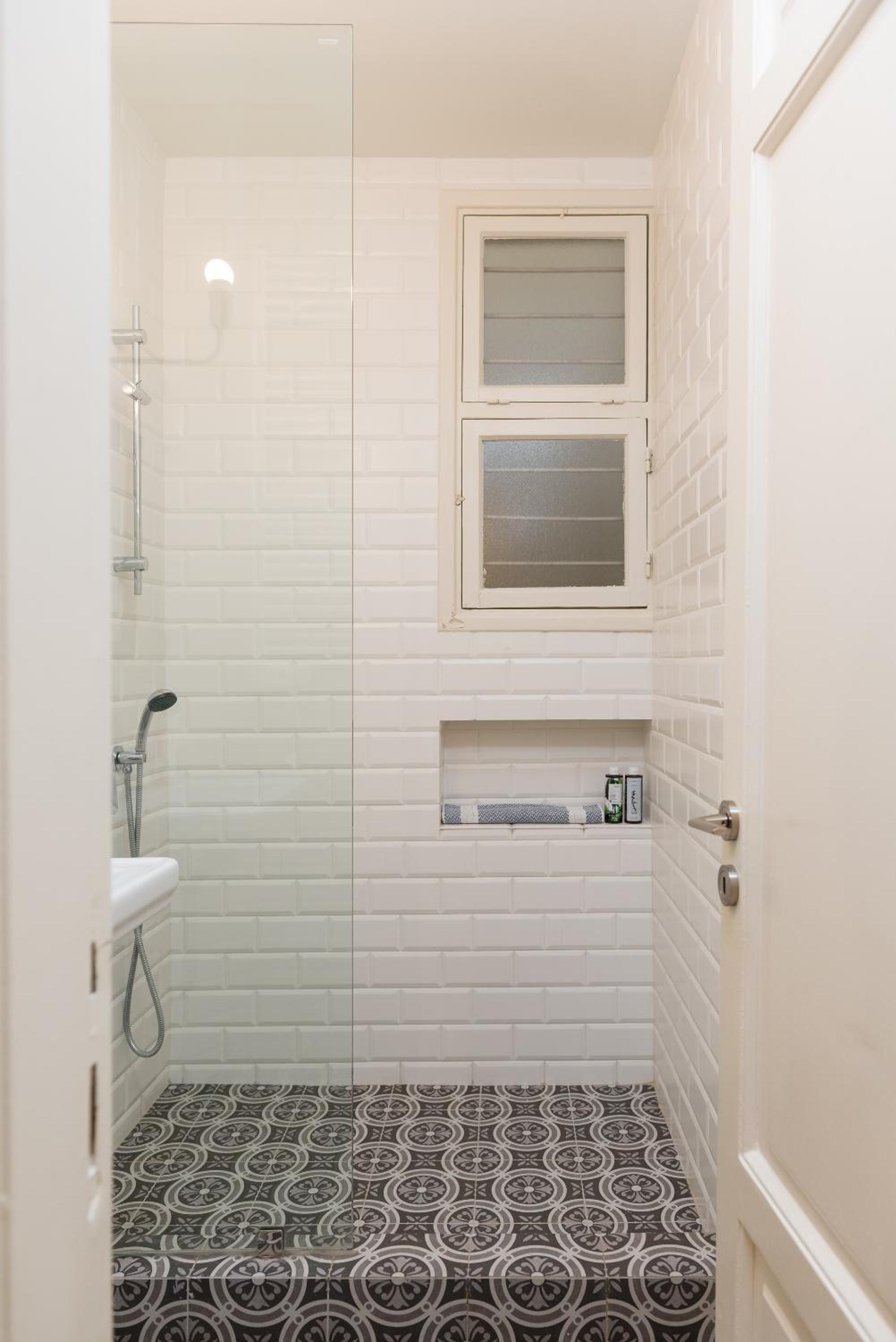 1930's Athenian House by YHA
