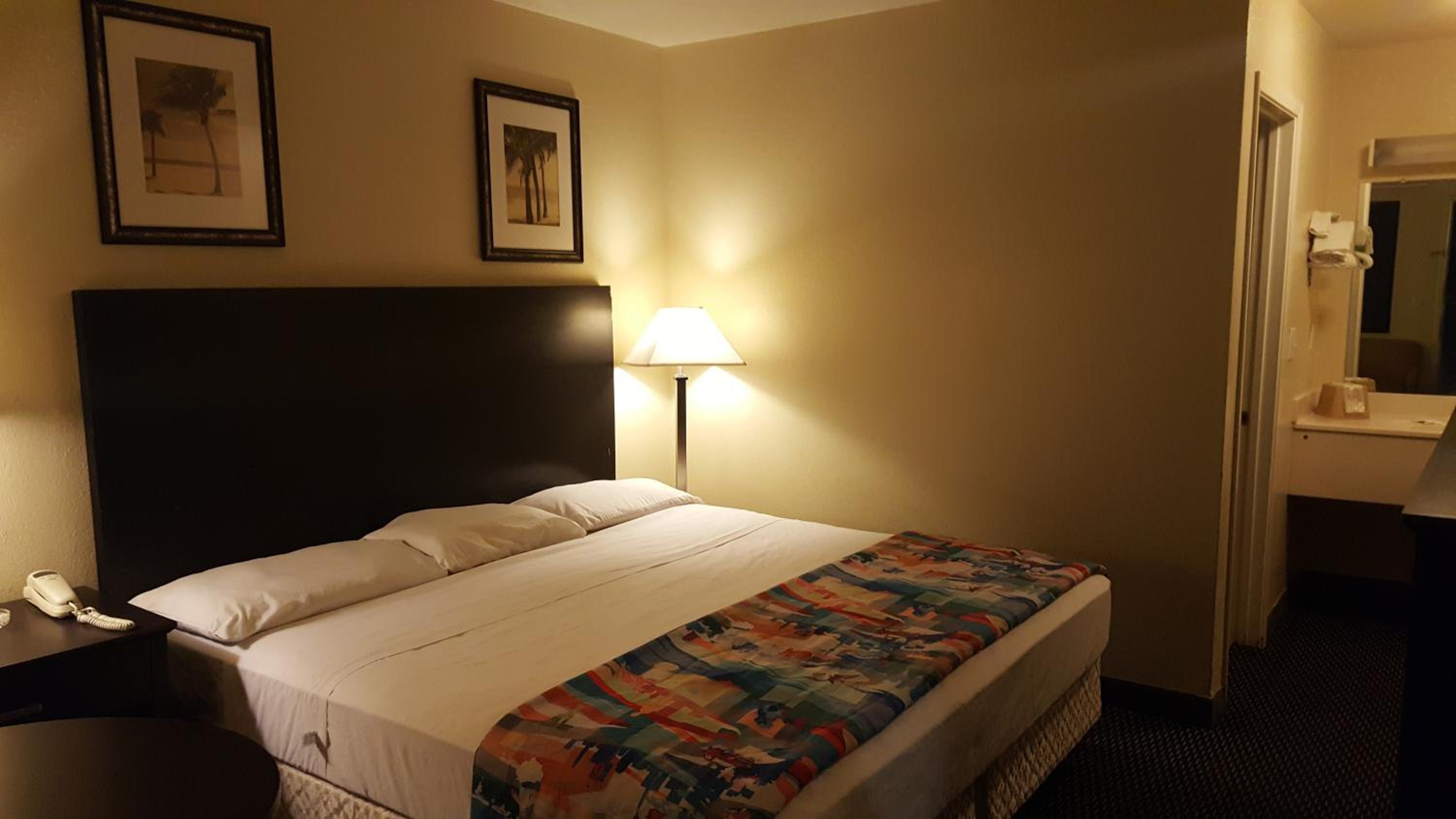 Macon Vacations - America's Best Inn - Macon - Property Image 13