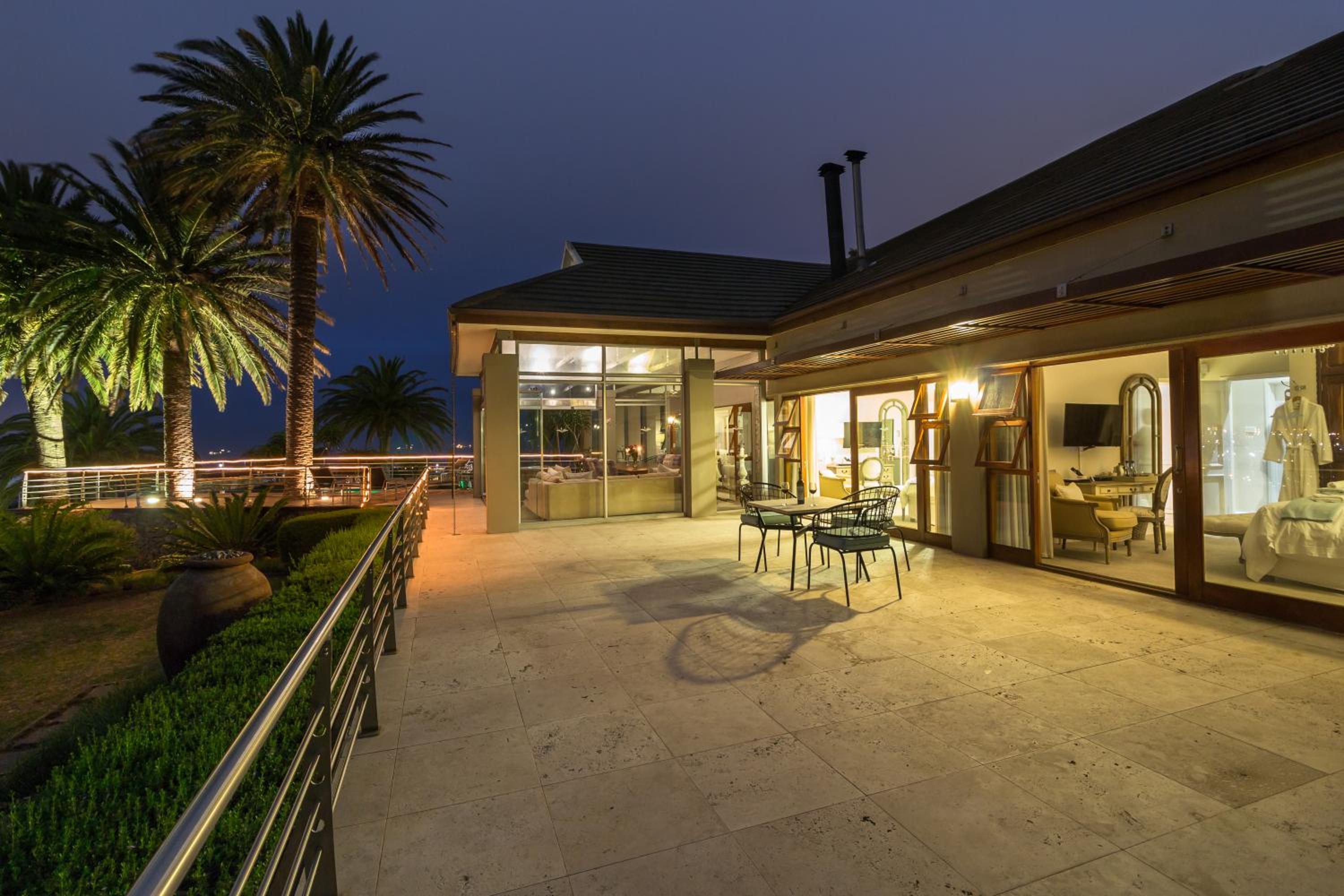 Island Way Villa