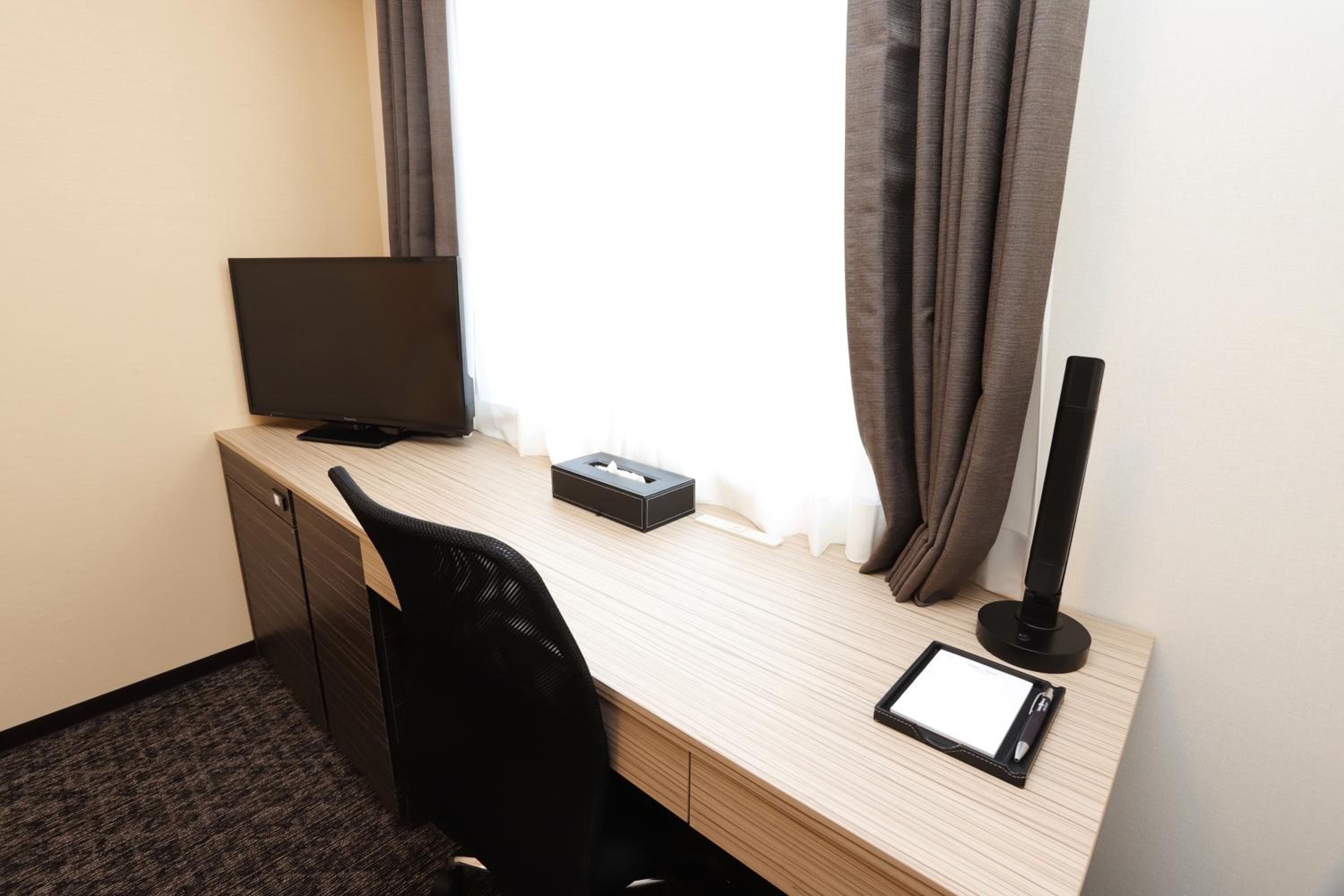 Smile Hotel Premium Osaka Hommachi-1