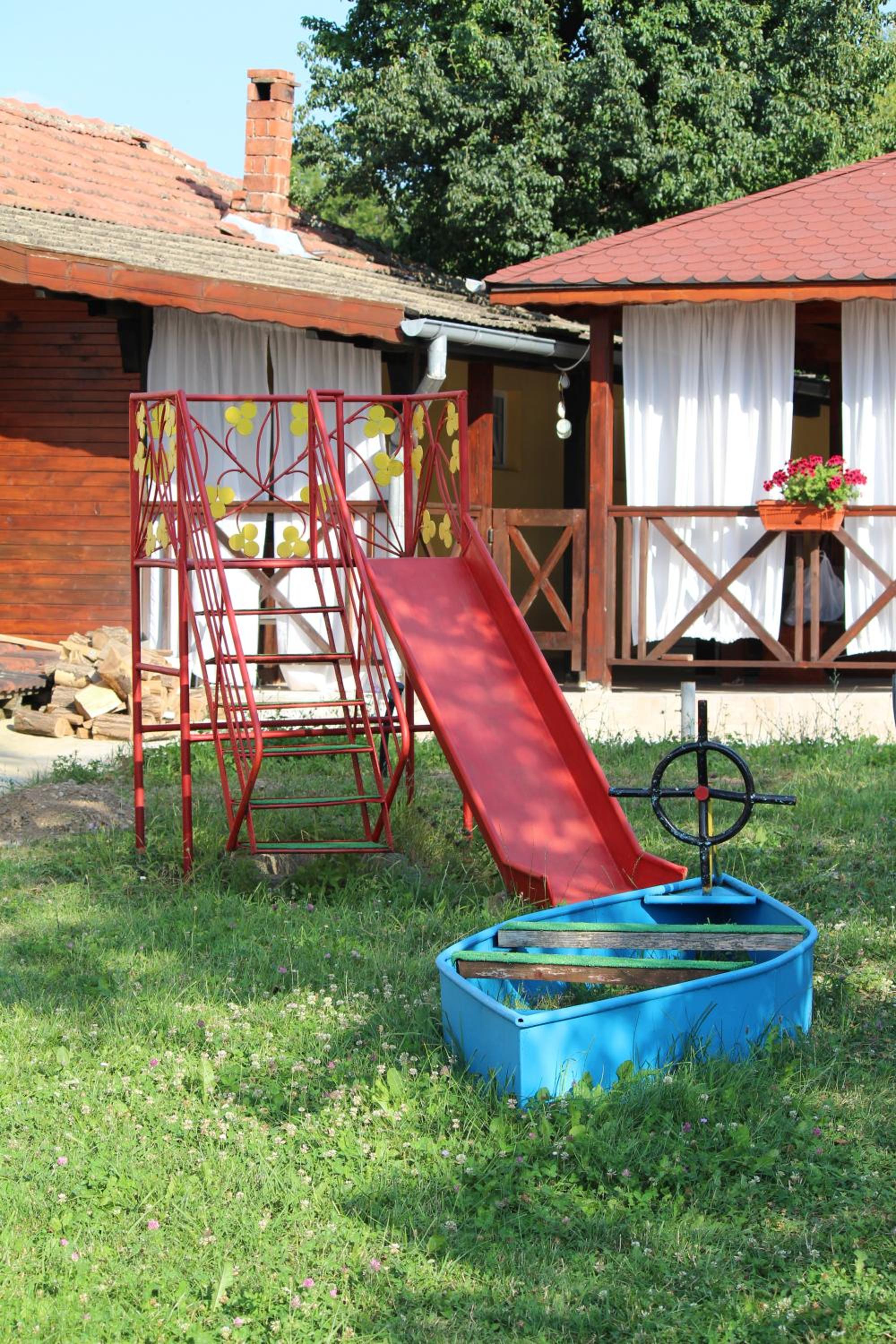 Daskalov Bungalows