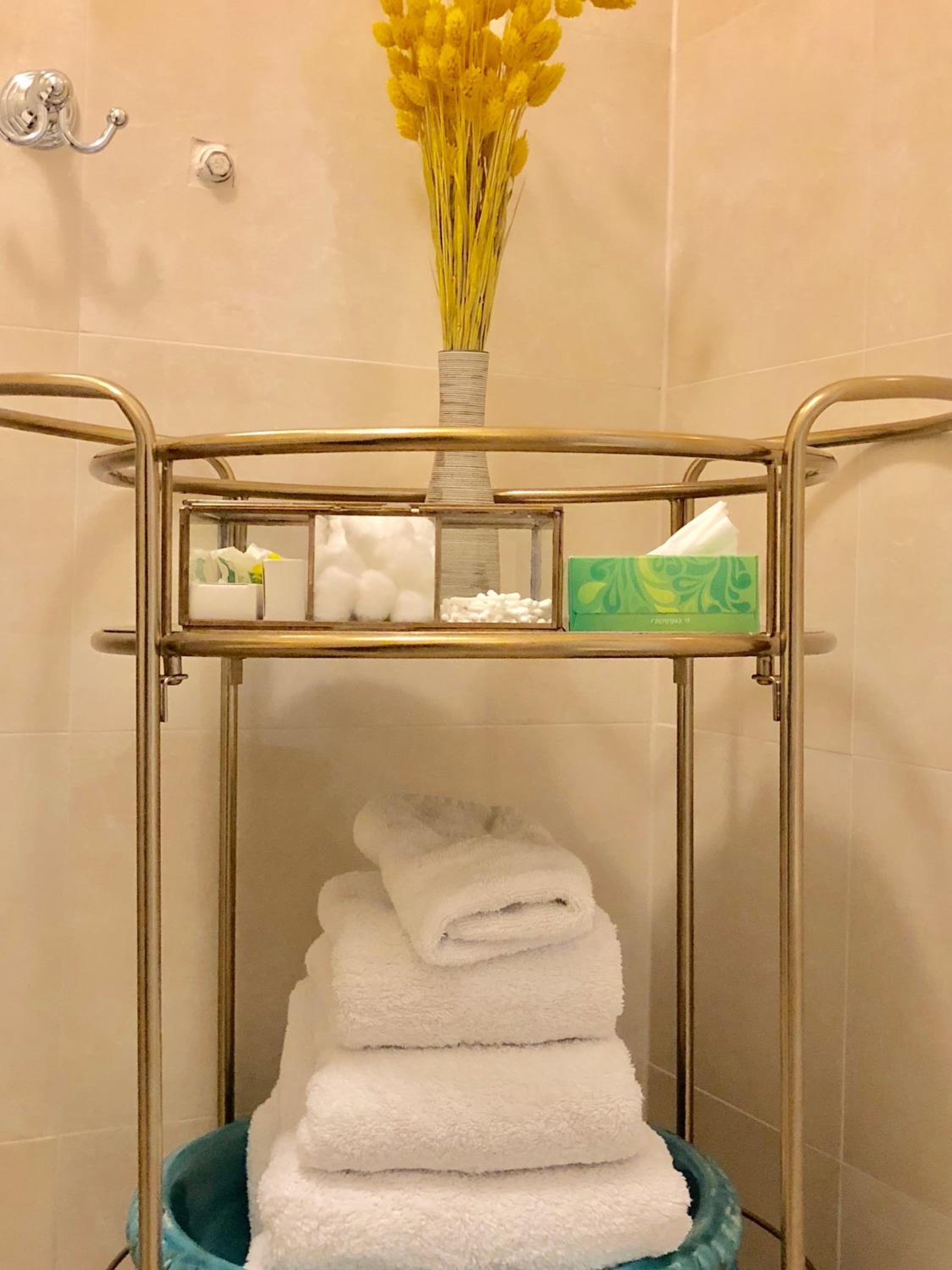 Décor Canal House
