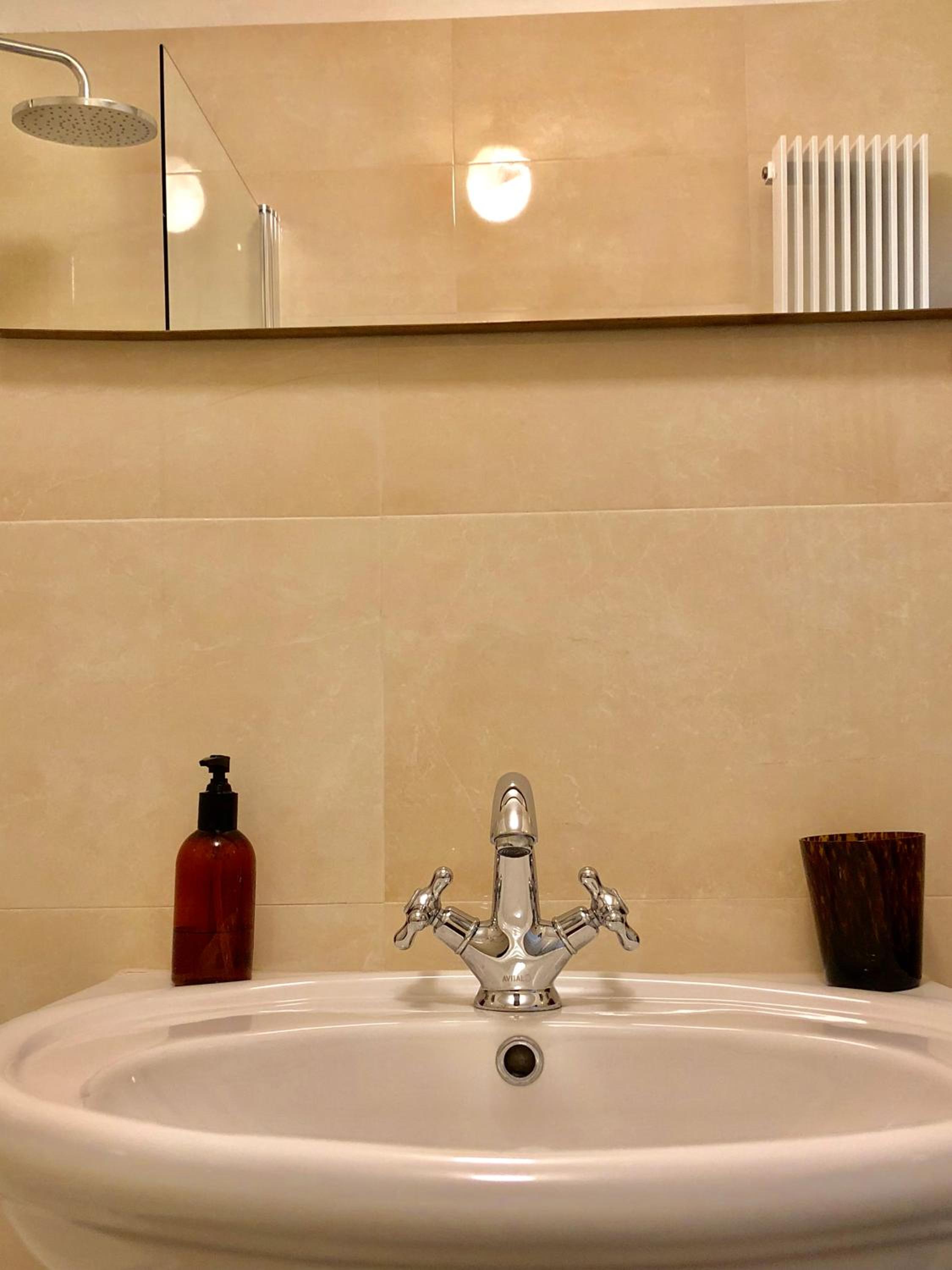 Décor Canal House