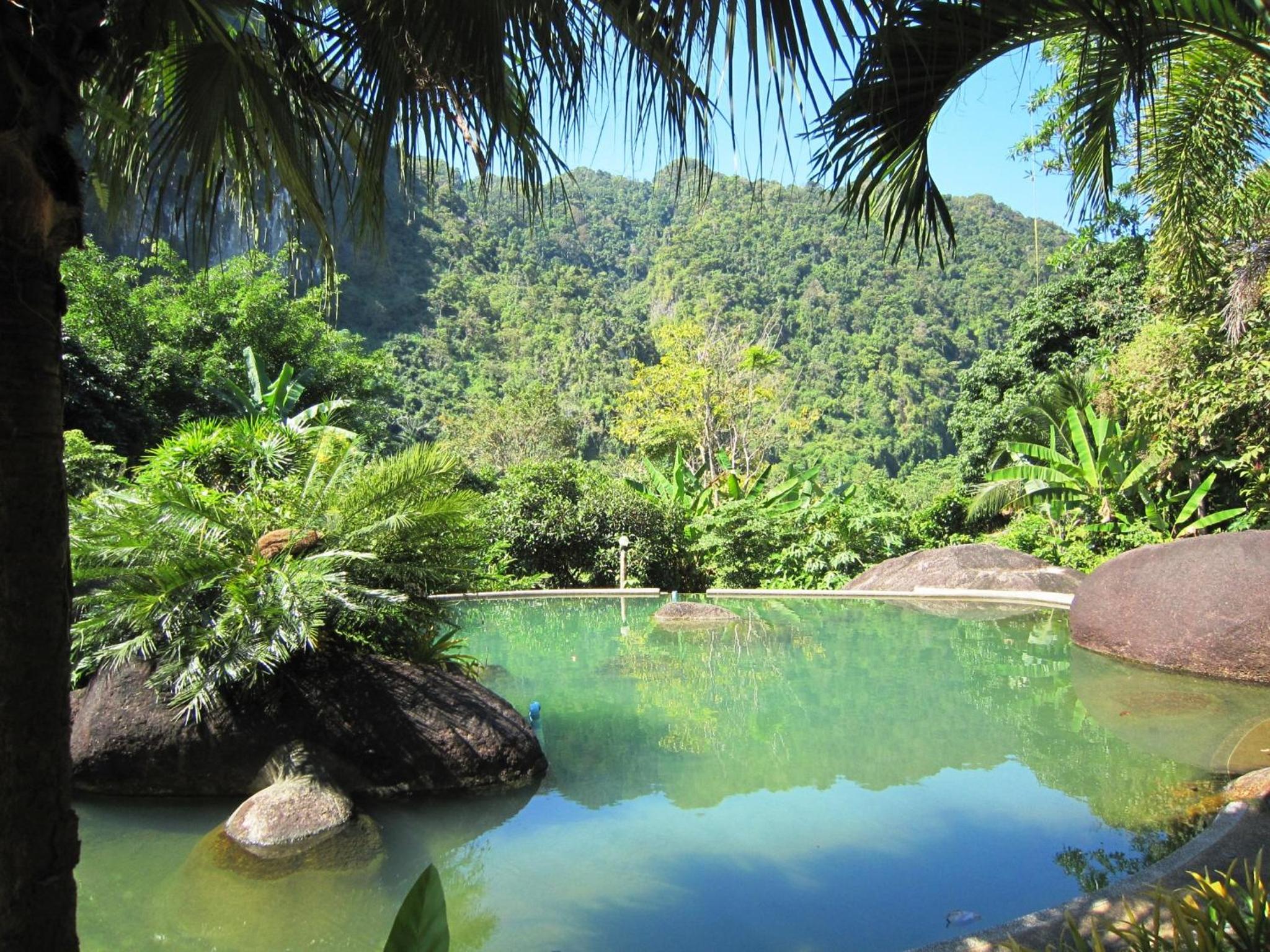 Phanom Bencha Mountain Resort