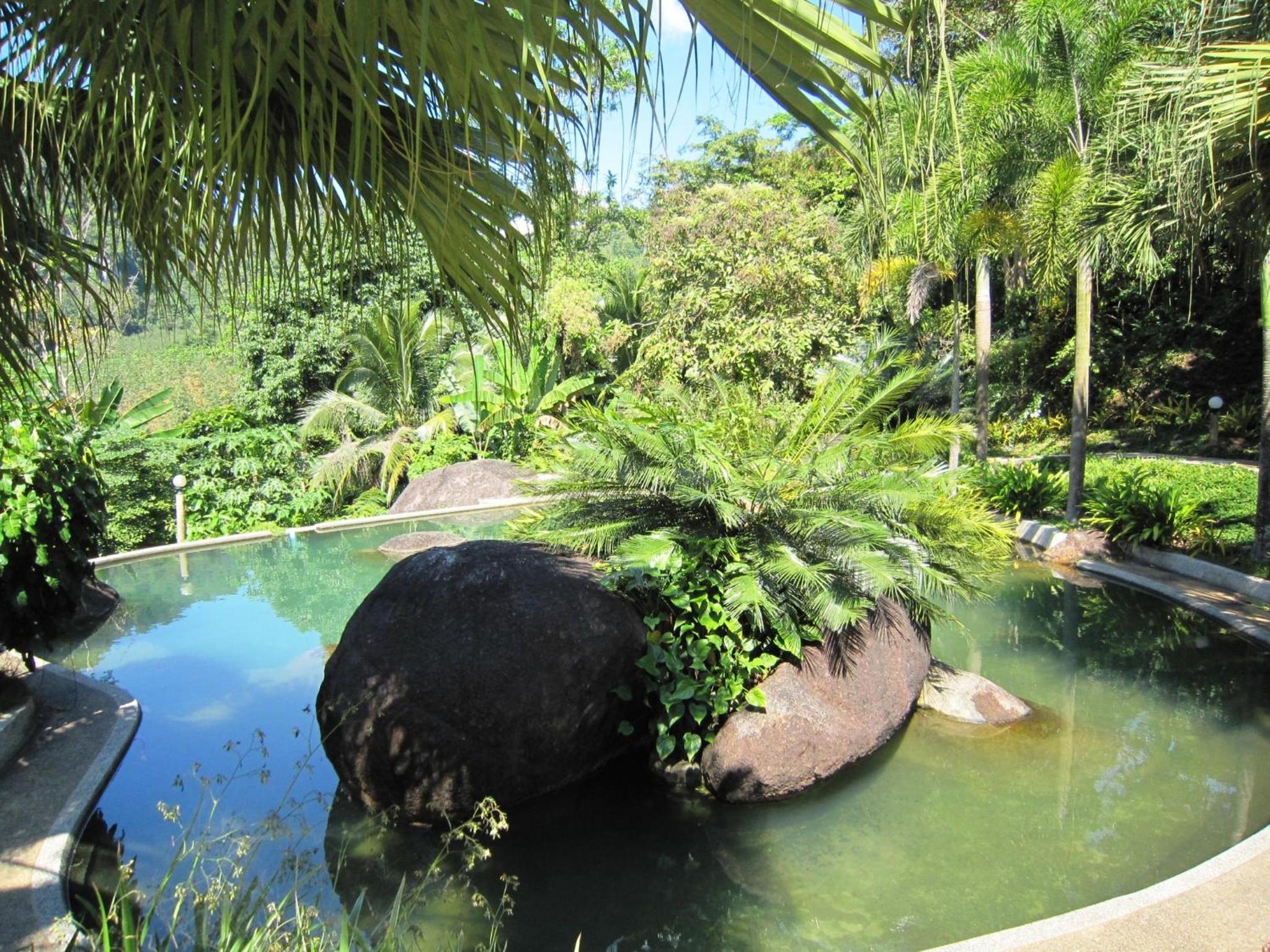 Phanom Bencha Mountain Resort