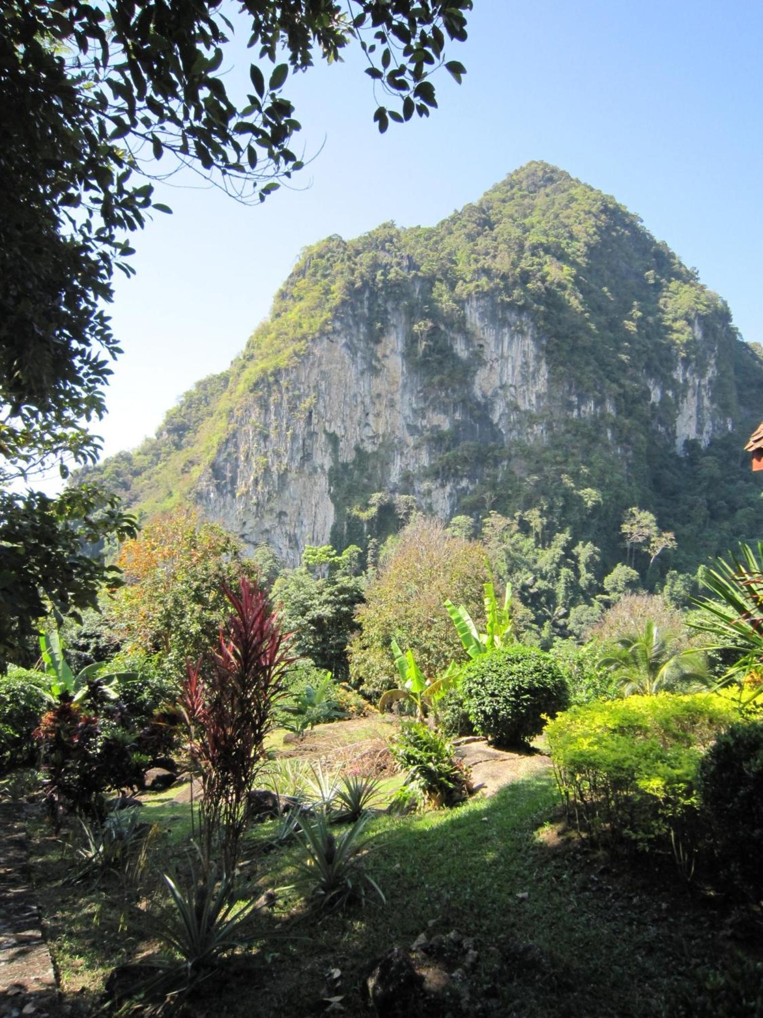 Phanom Bencha Mountain Resort
