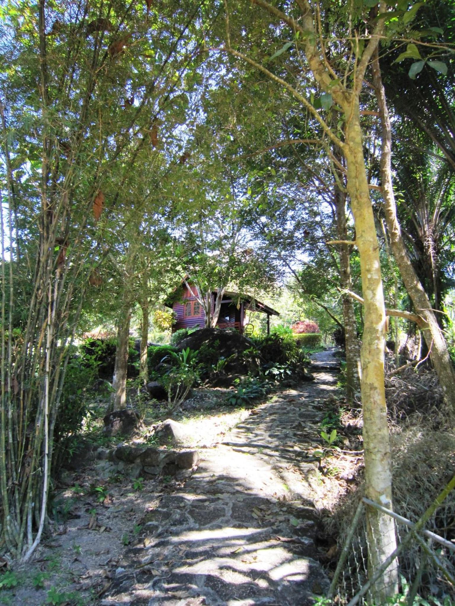 Phanom Bencha Mountain Resort