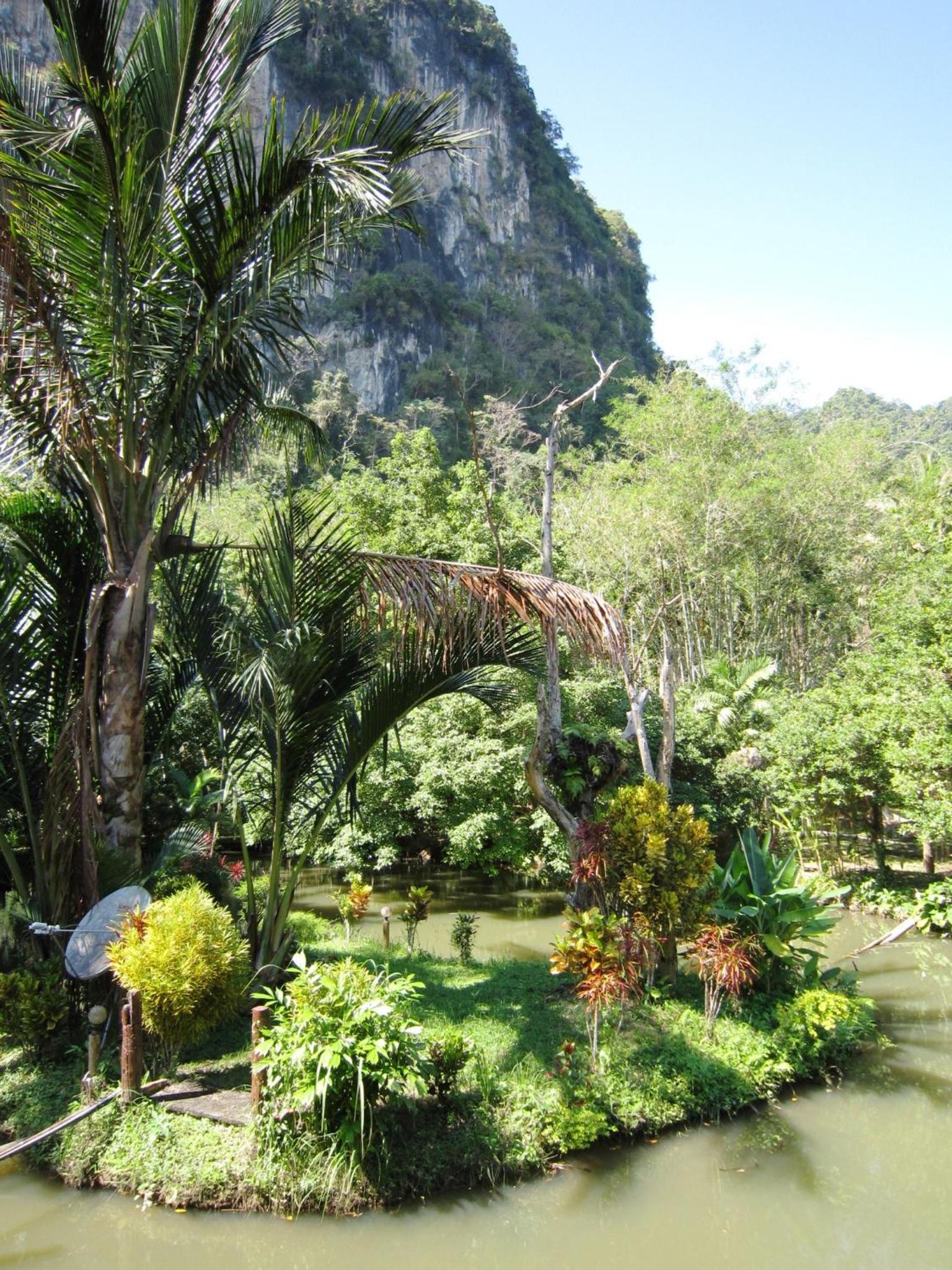 Phanom Bencha Mountain Resort