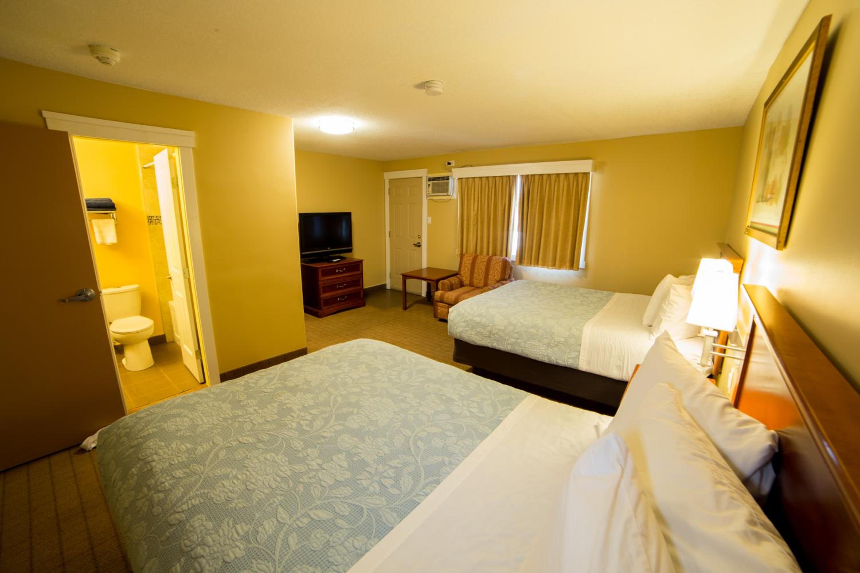 Brandon Vacations - Midway Motel - Property Image 8