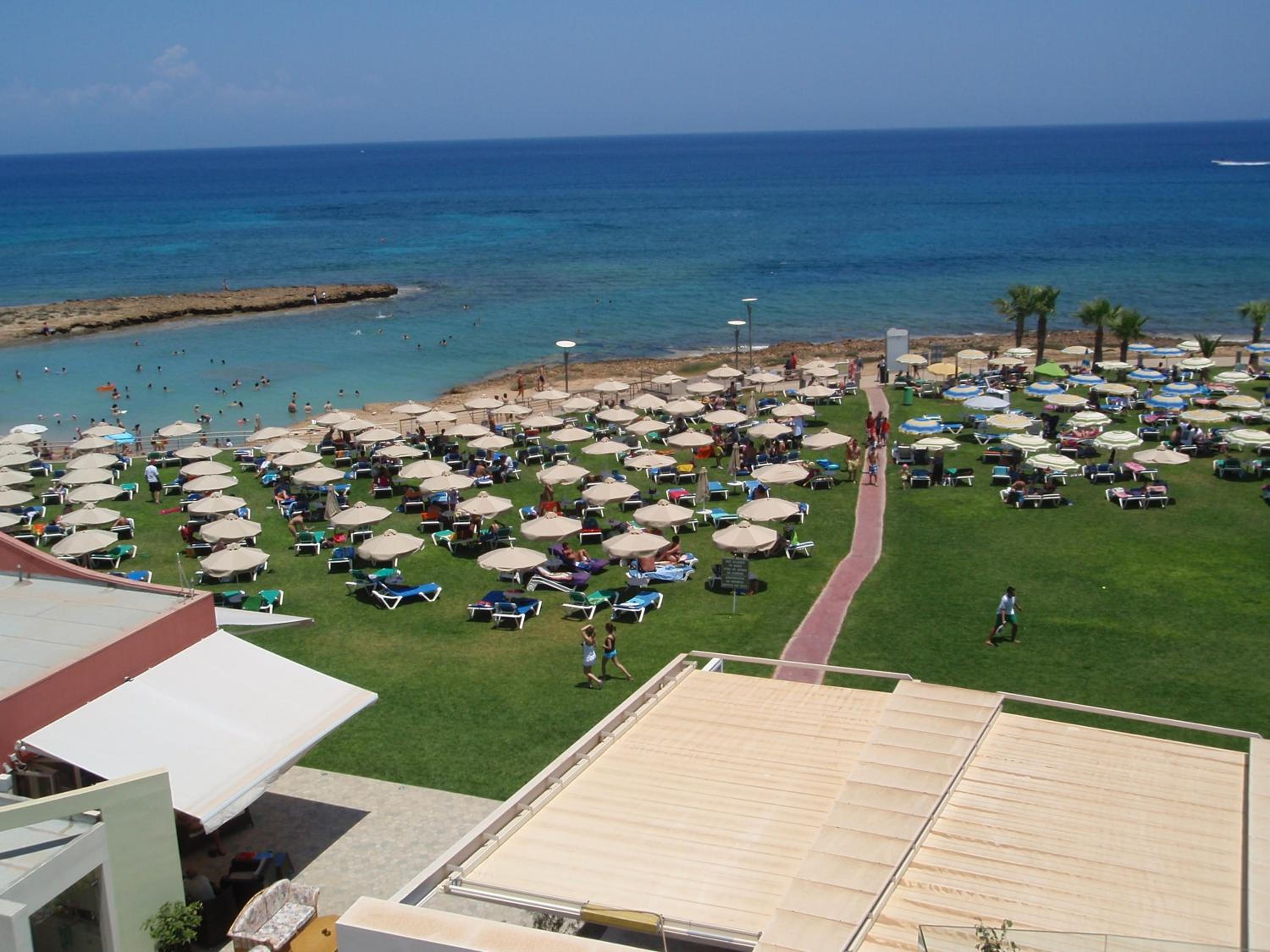 Polyxenia Isaak Luxury Villas and Apartments