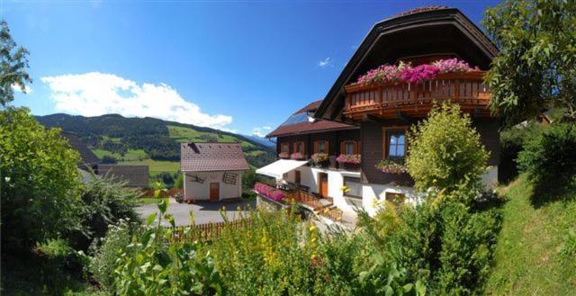 Sportbauernhof - Gasthaus Hochalmblick