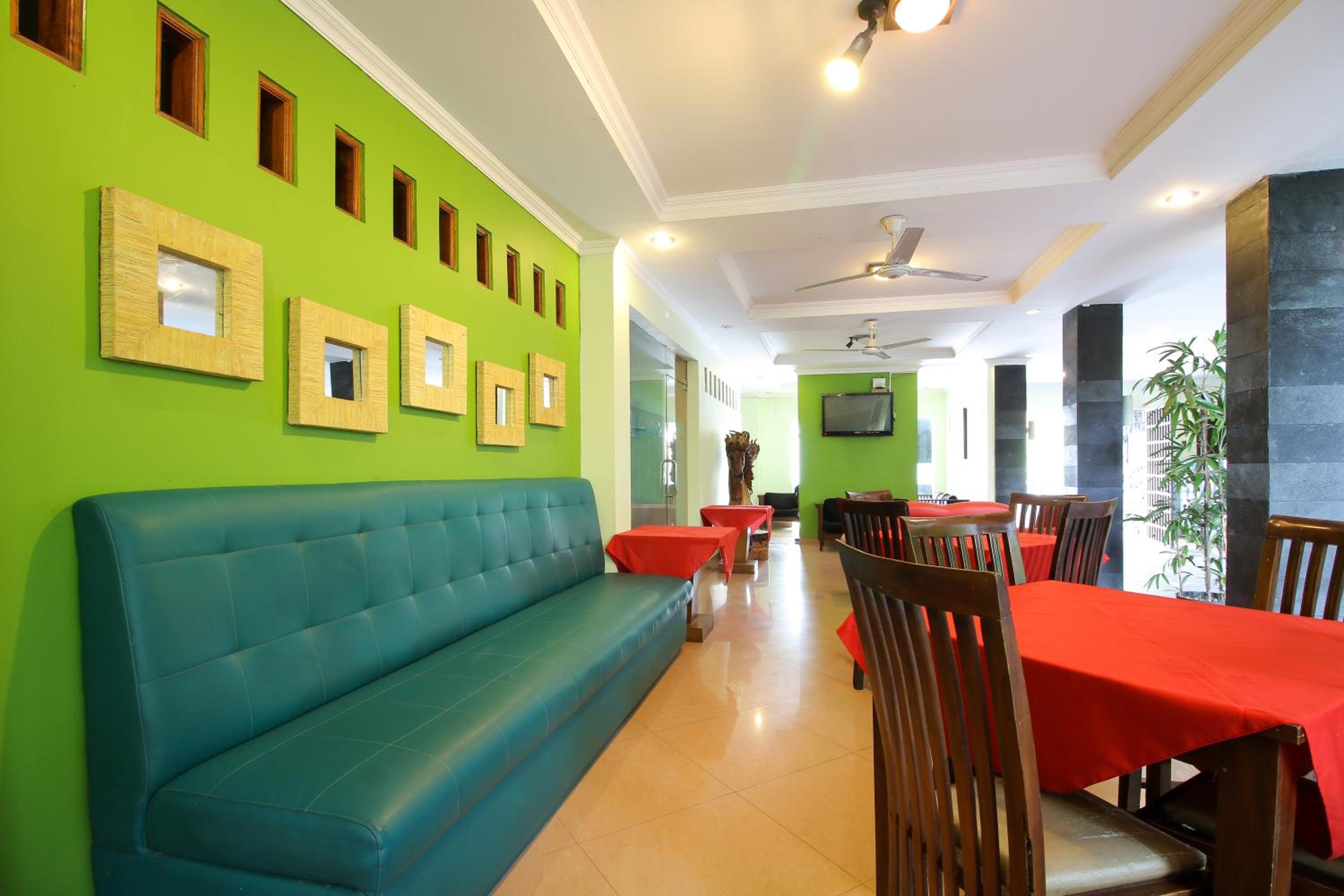 RedDoorz Plus @ Taman Siswa 2