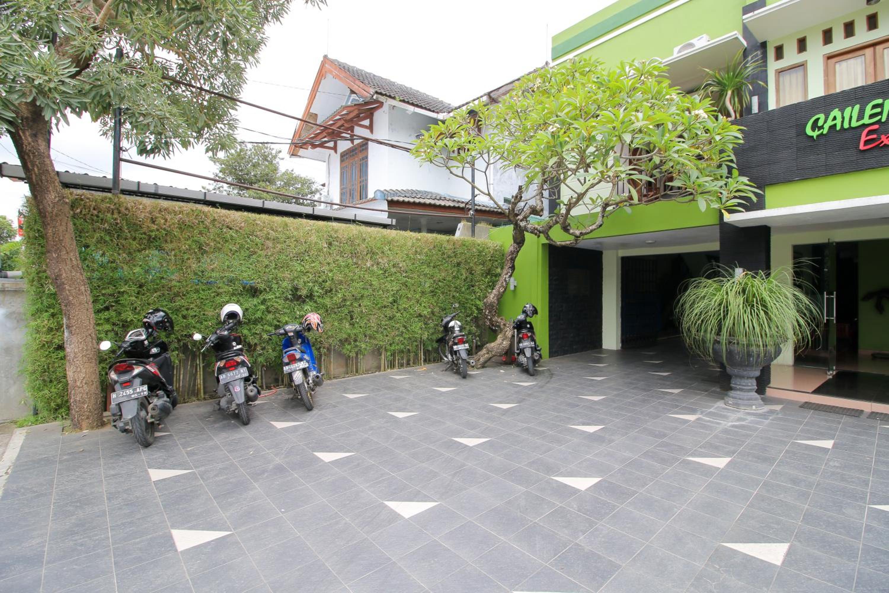 RedDoorz Plus @ Taman Siswa 2