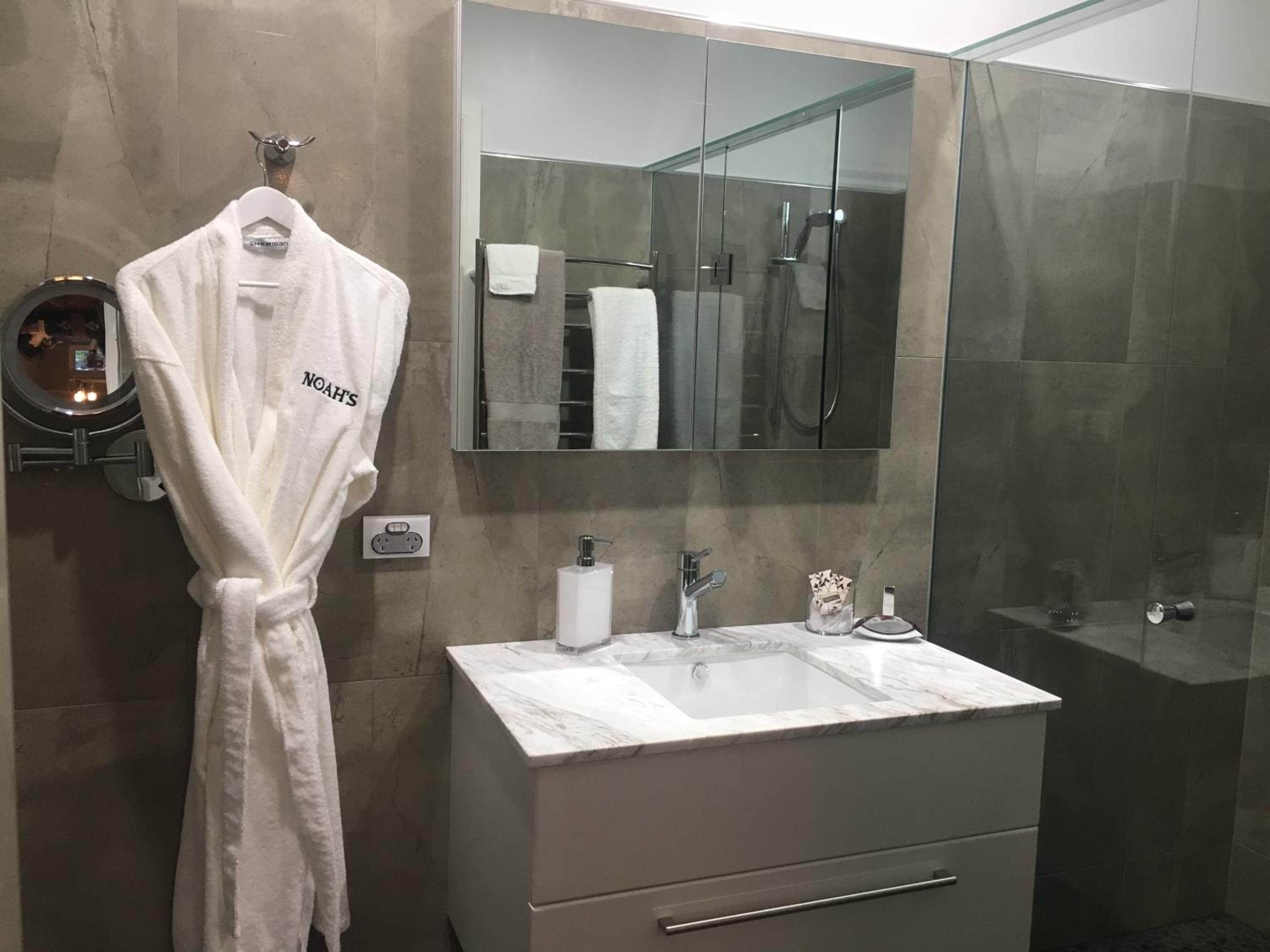Noah's Stanley Luxury Bed and Breakfast
