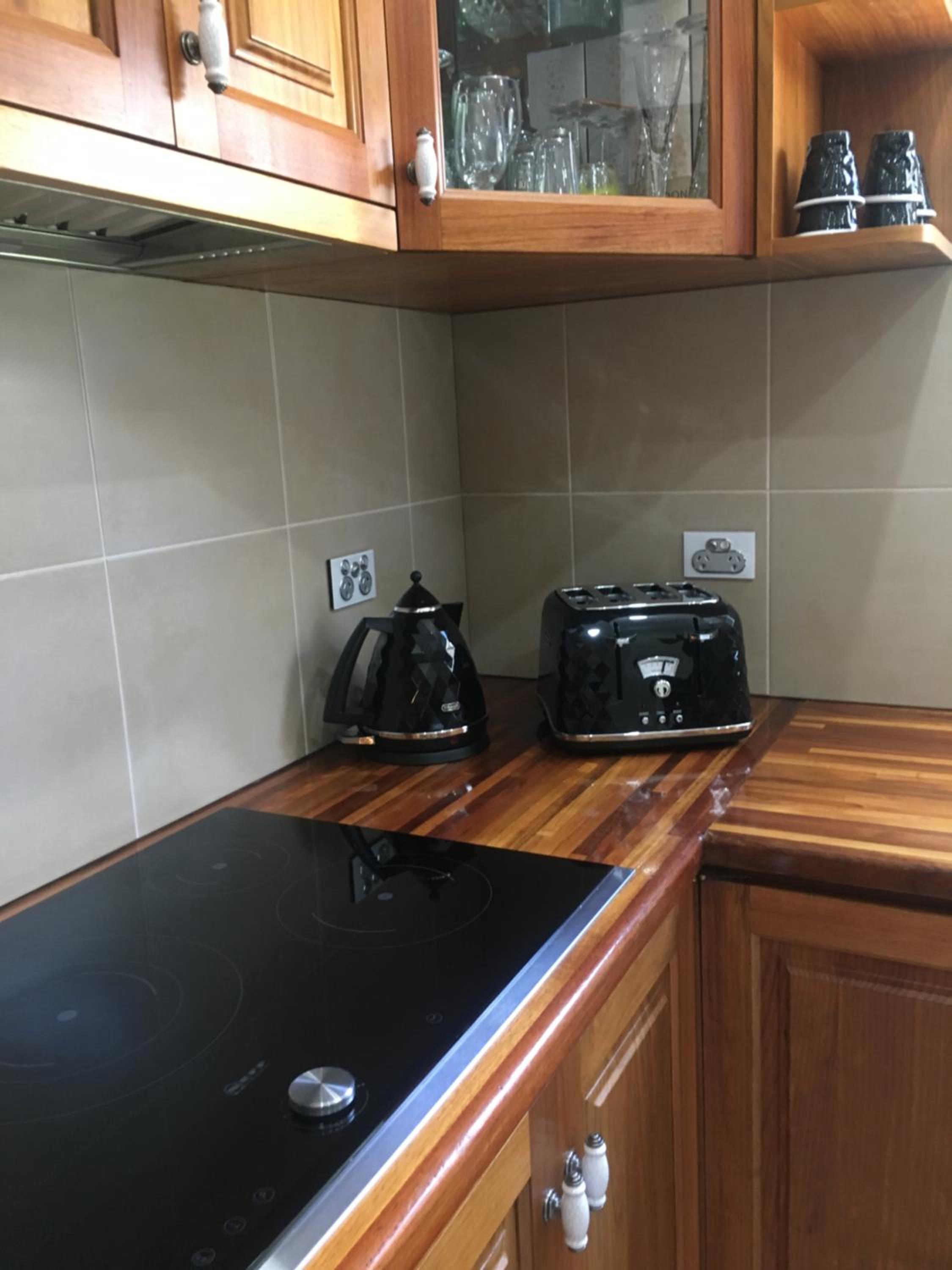 Noah's Stanley Luxury Bed and Breakfast