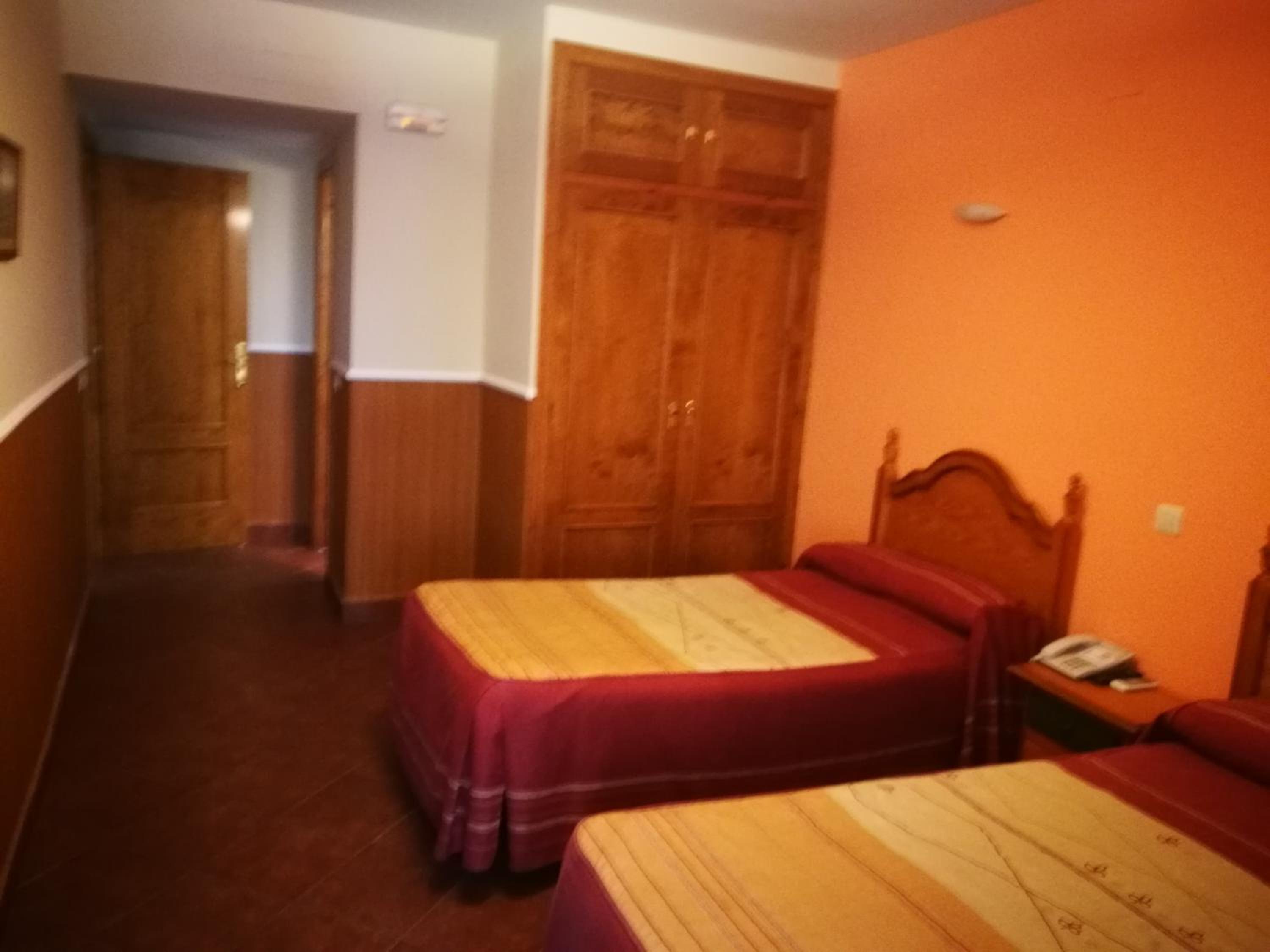Hostal Hueso