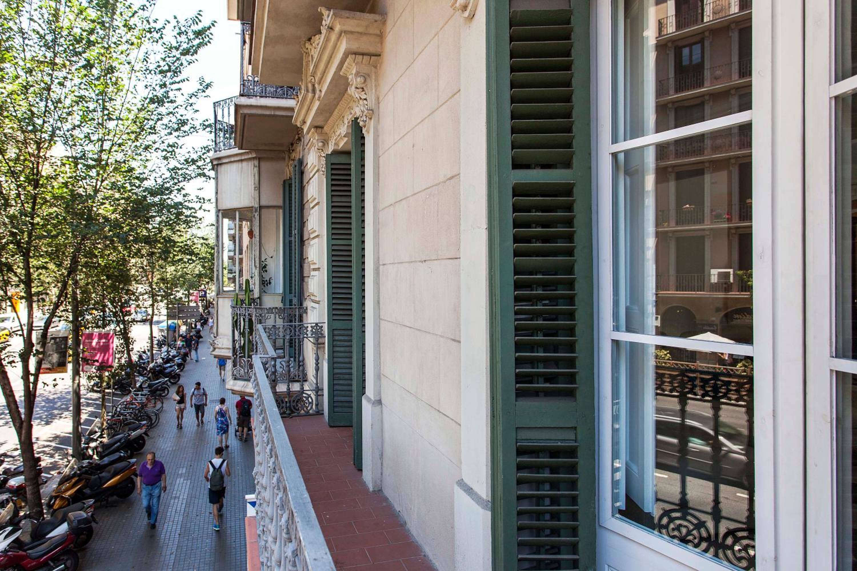 1229 - AWESOME CITY CENTER APARTMENT WITH TERRACE