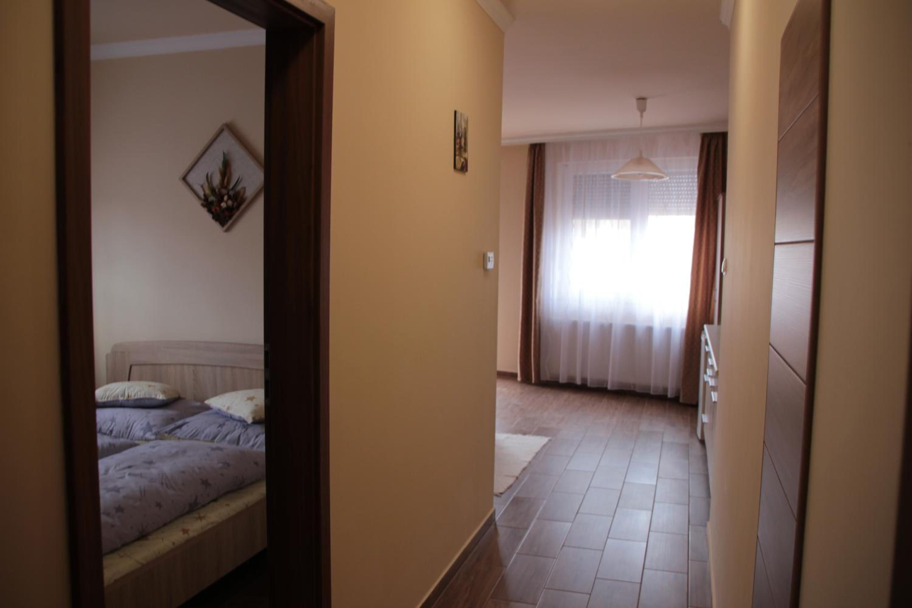 Photo 51