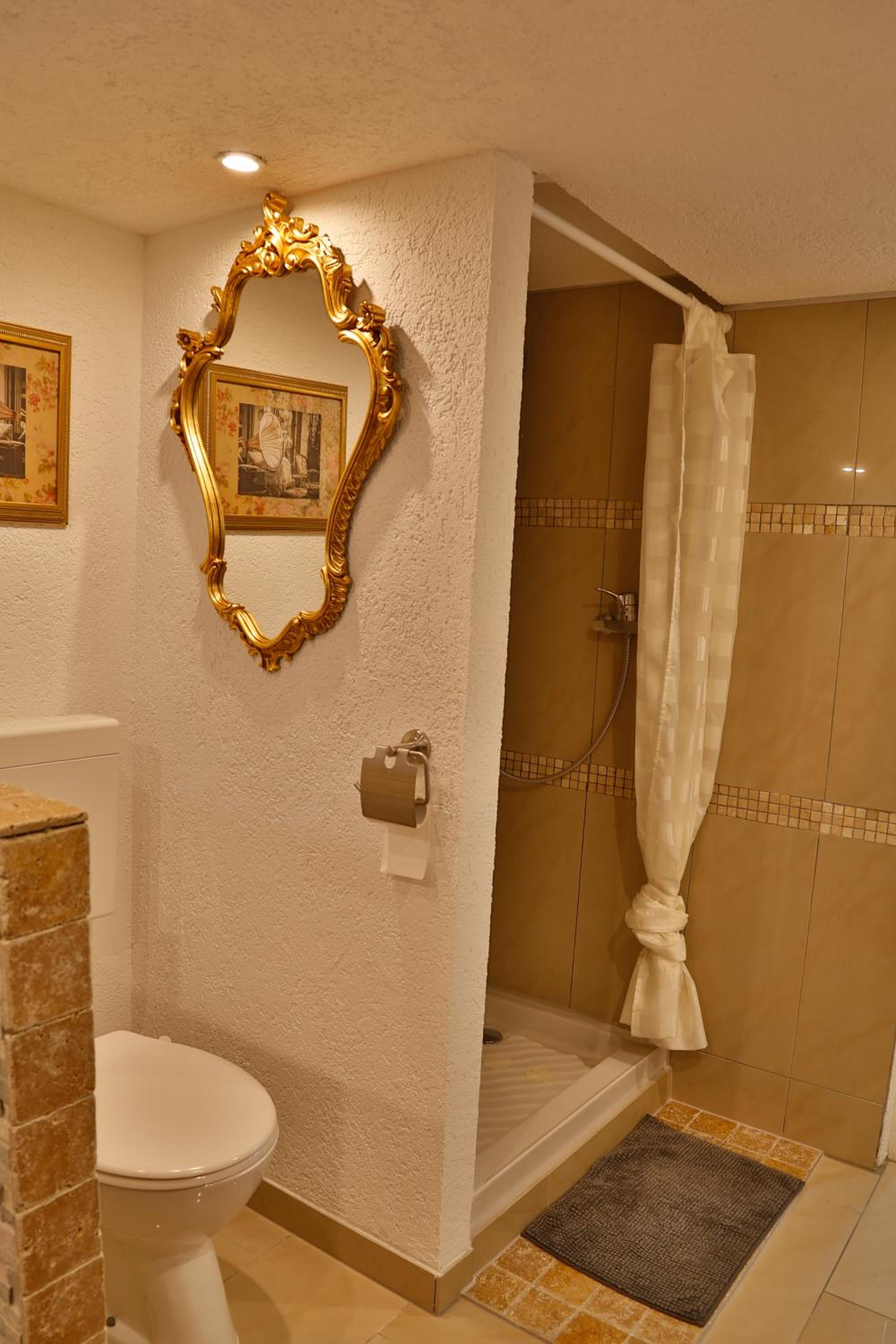 Photo 33