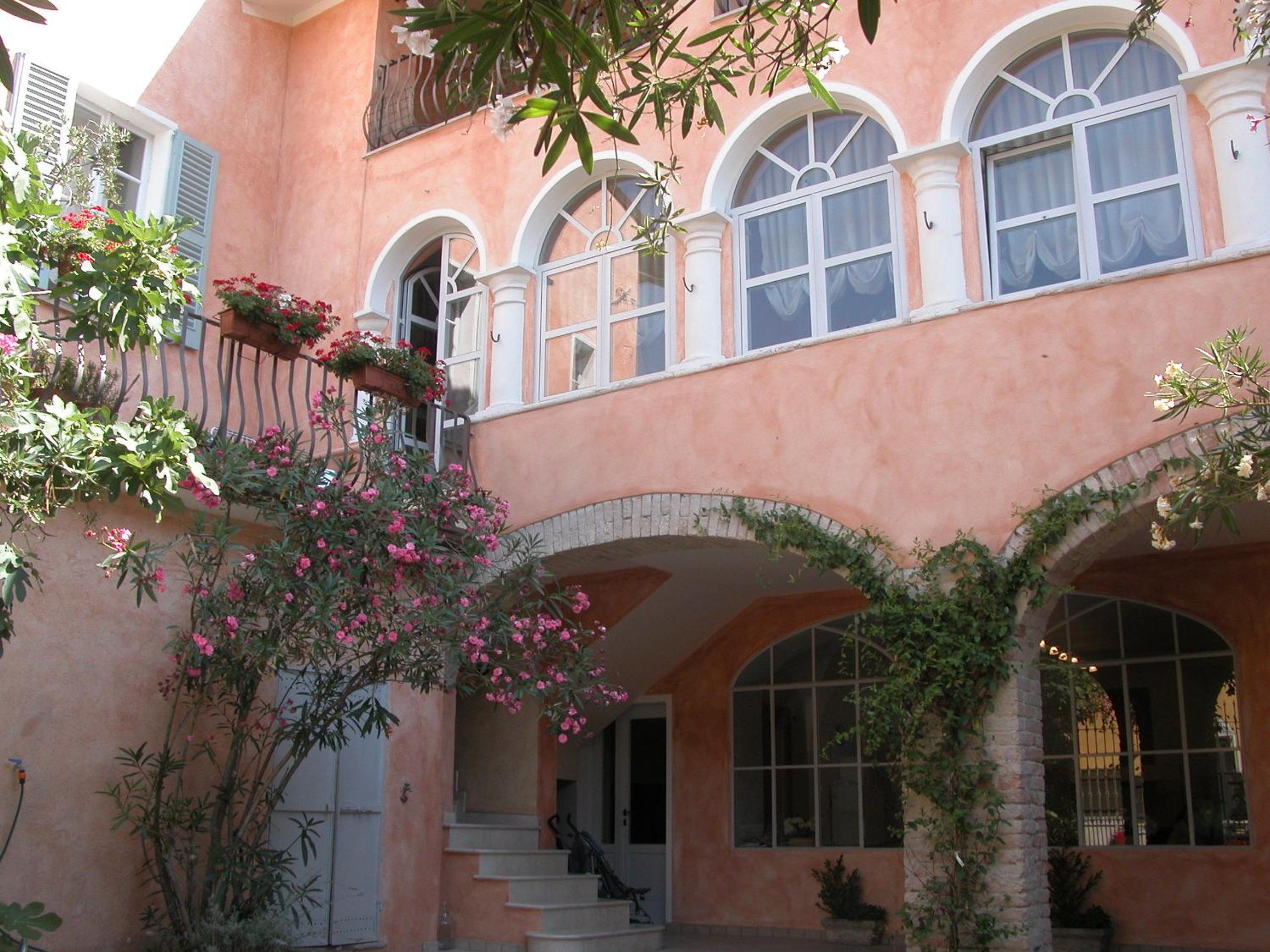 Photo 25