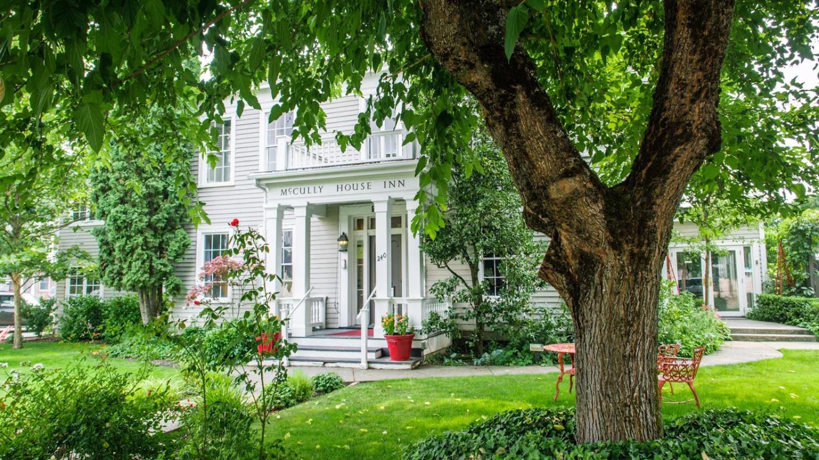 Jacksonville Vacations - McCully House Inn - Property Image 1